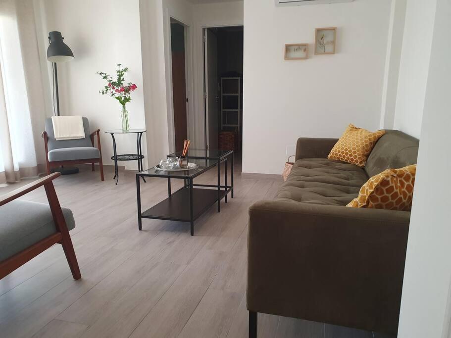 Apartamento de dos habitaciones con balcón