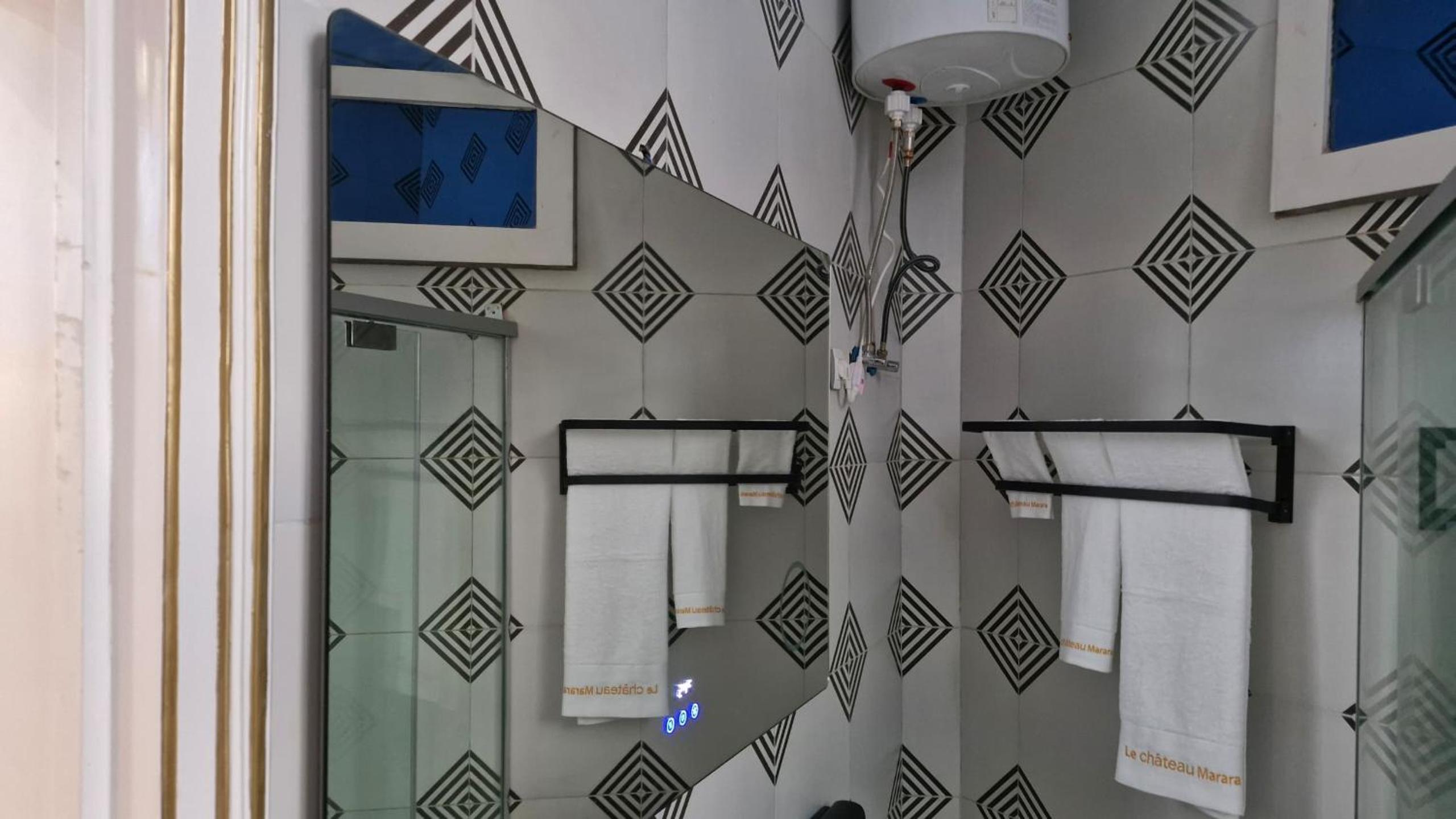 Deluxe King Room photo 2