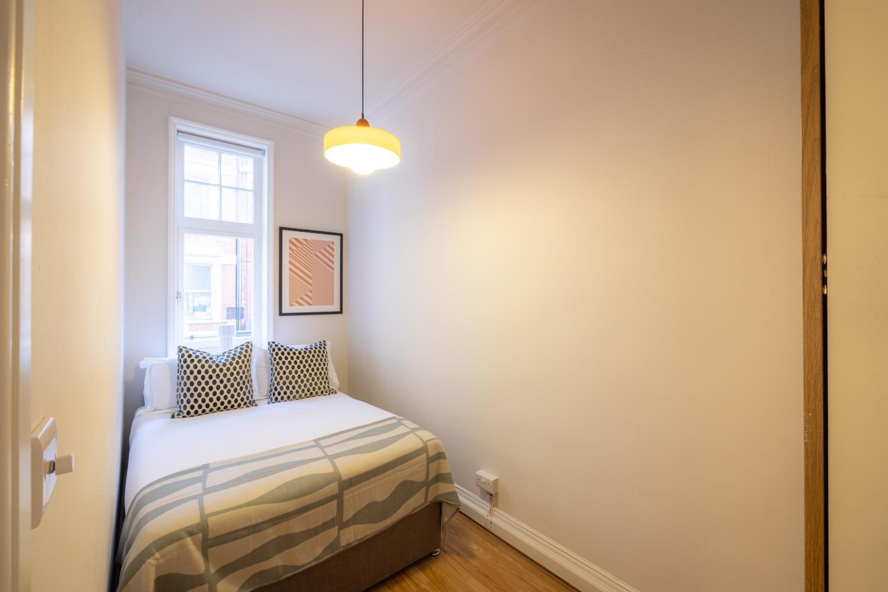 Two-Bedroom Deluxe Apartment photo 3