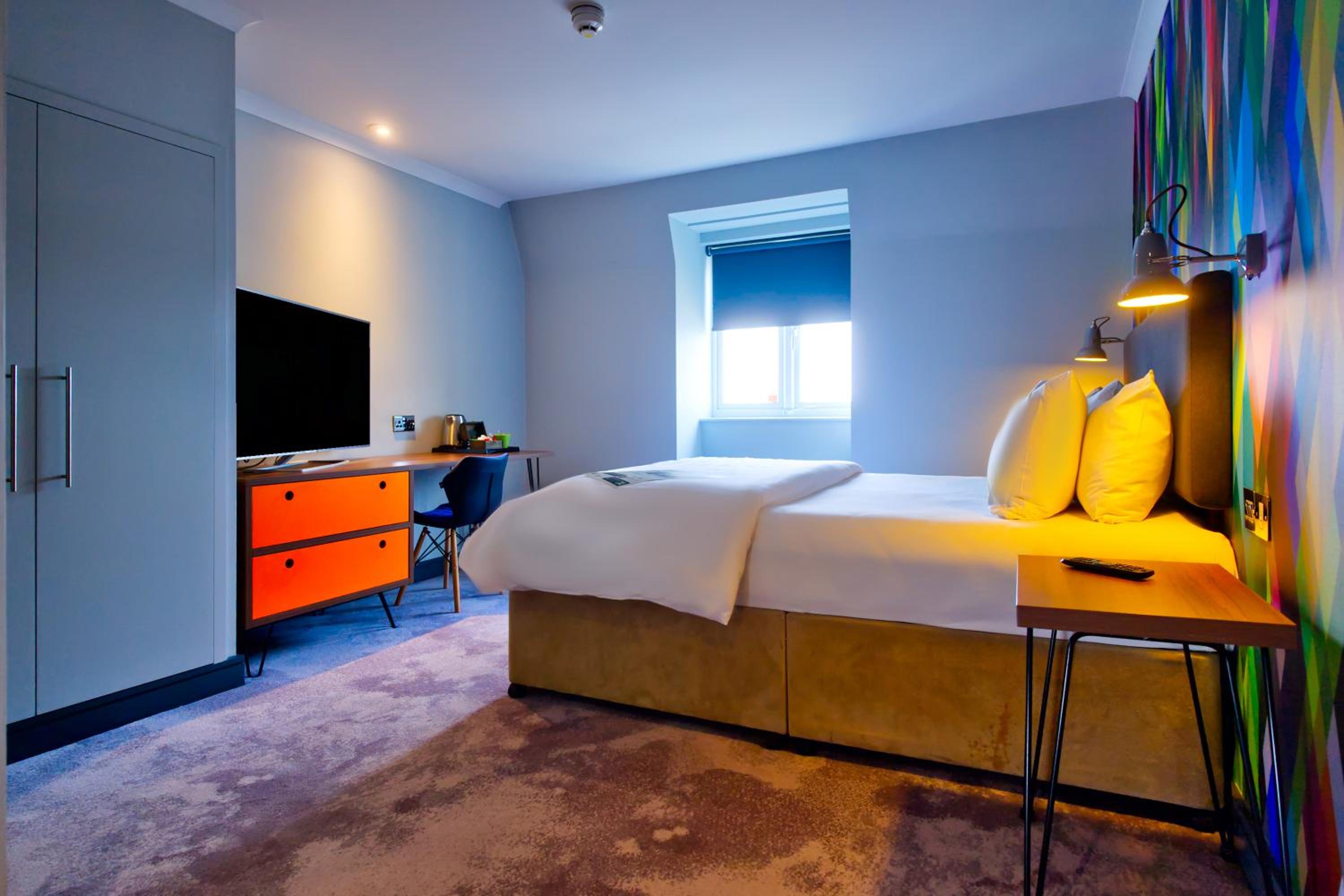 Club Room (FREE GYM & POOL ACCESS) - Photo 1