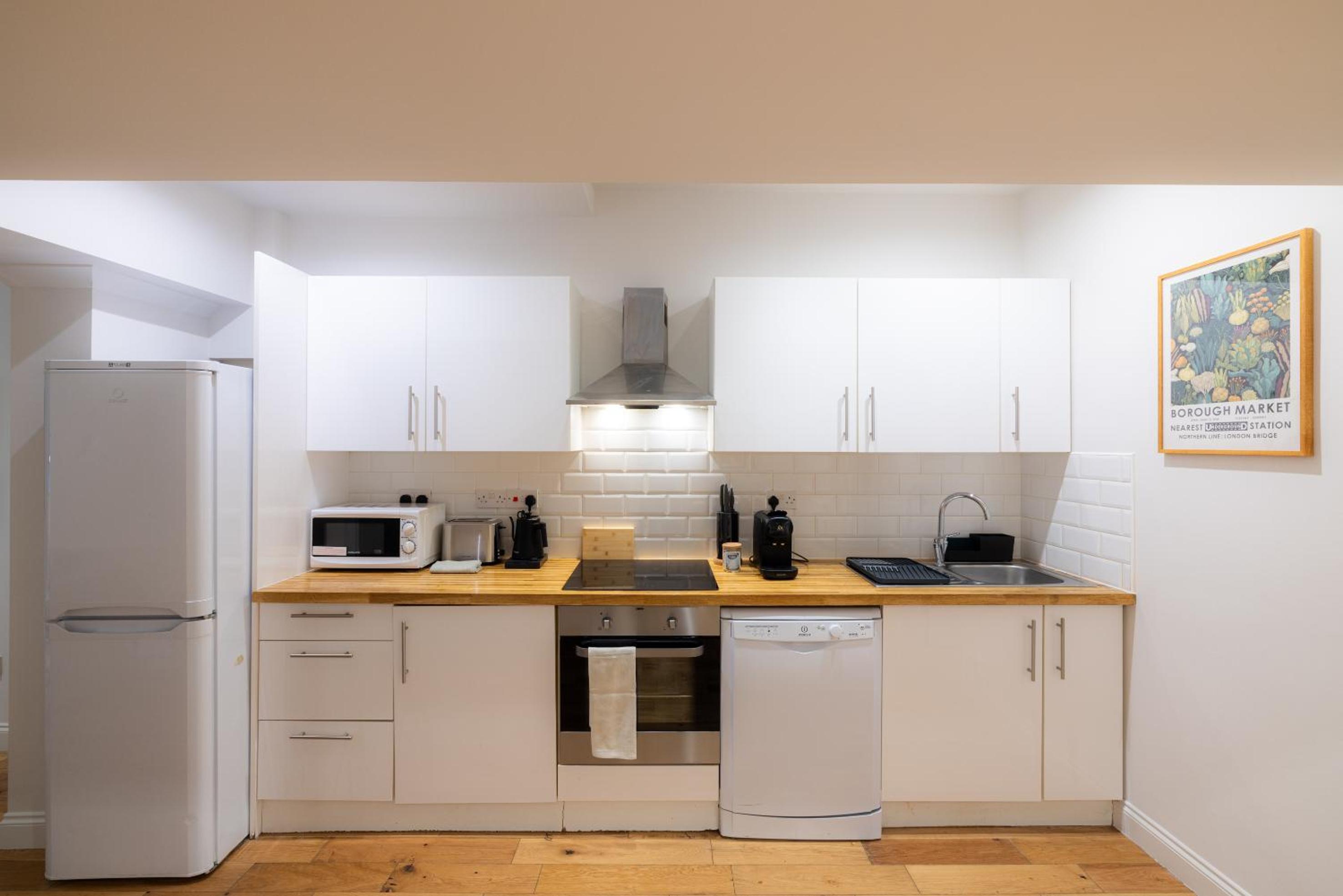 Three-Bedroom Apartment, Lower Ground photo 3