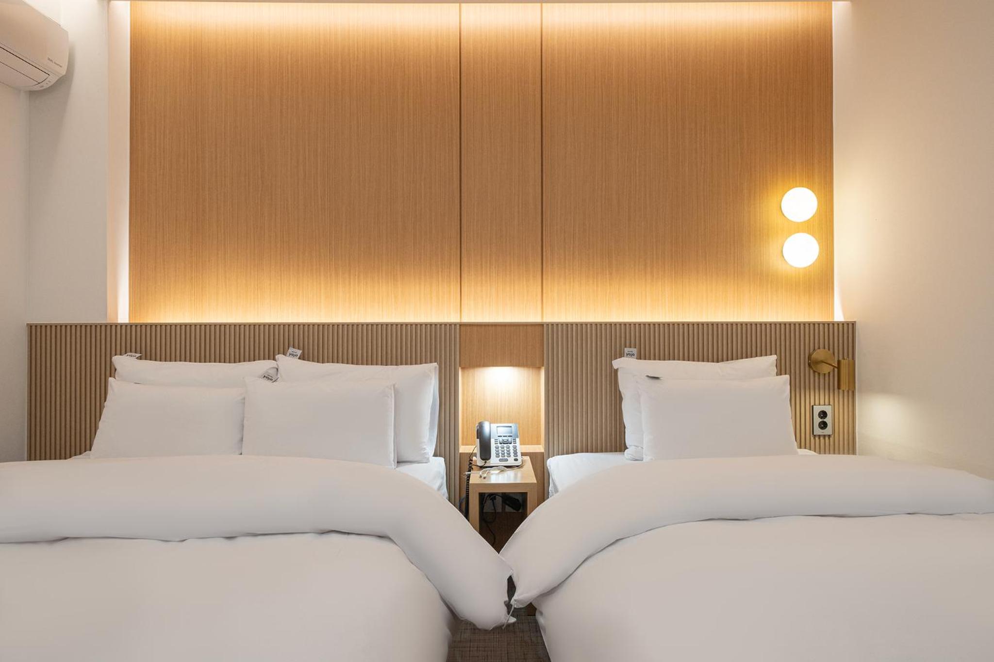 Deluxe Twin Room - Photo 9
