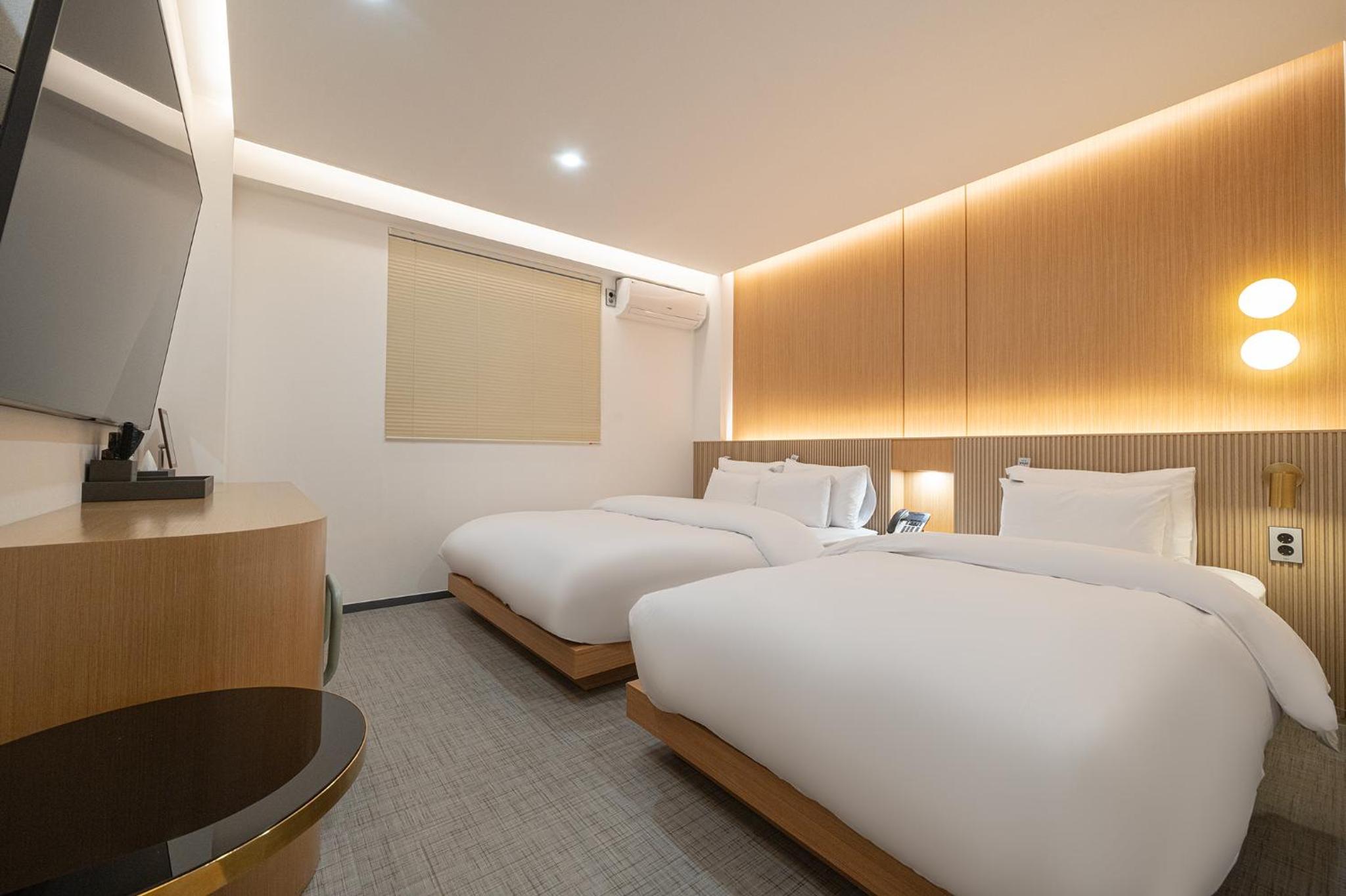 Deluxe Twin Room - Photo 1