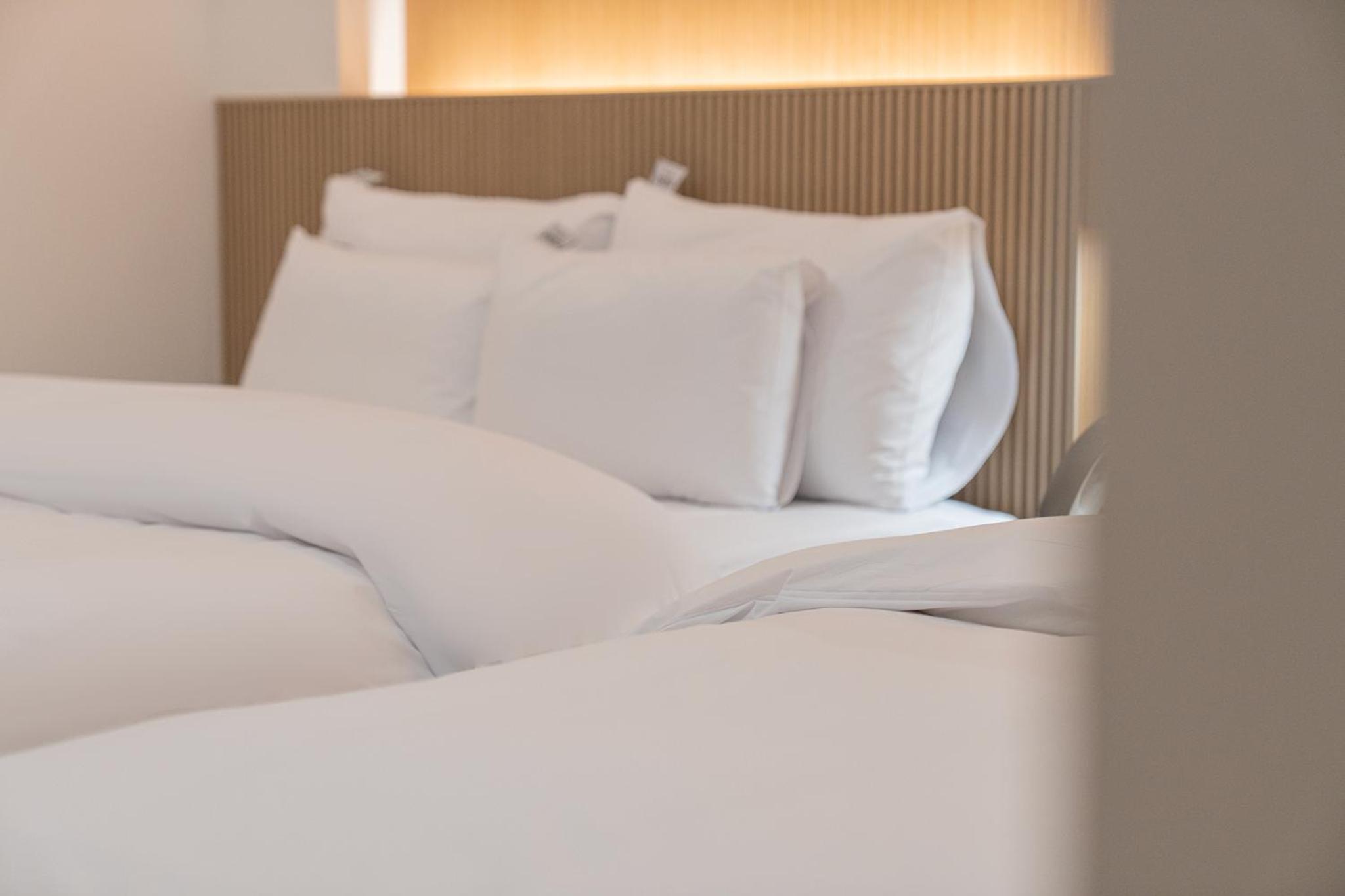 Deluxe Twin Room - Photo 13