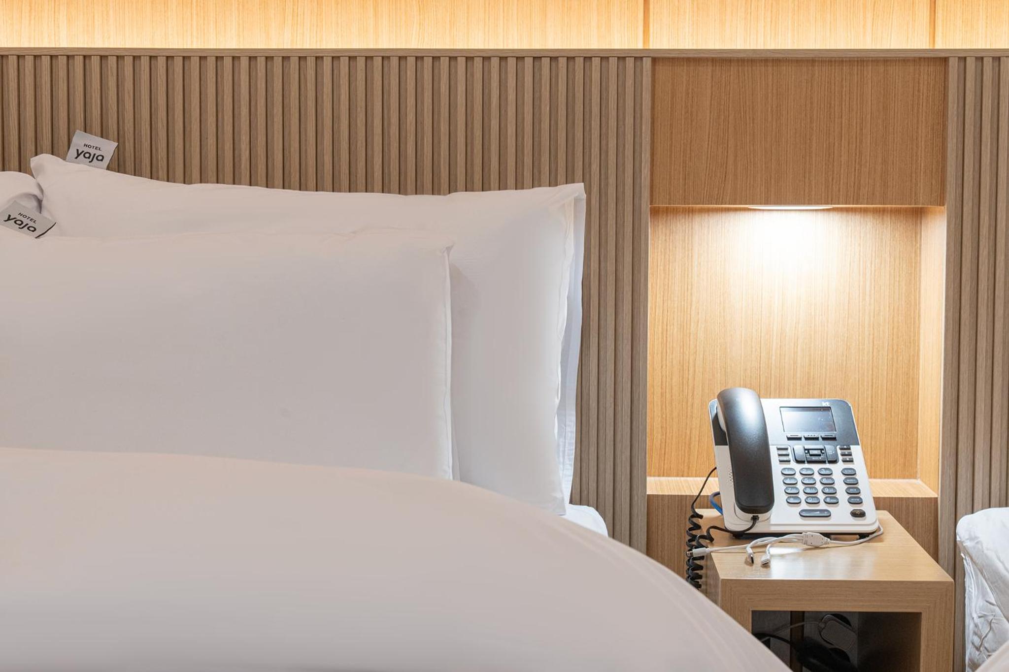 Deluxe Twin Room - Photo 7
