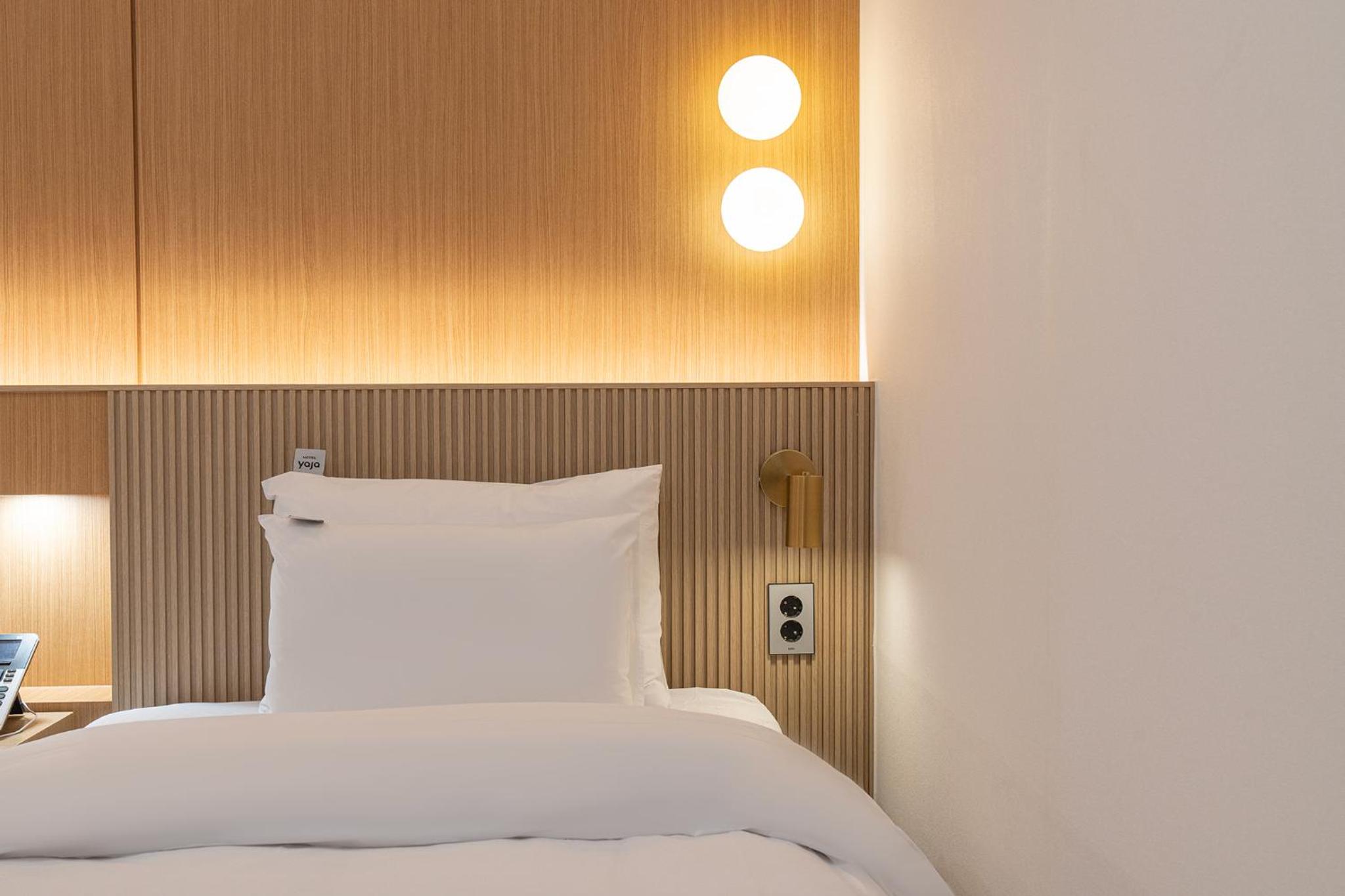Deluxe Twin Room - Photo 6