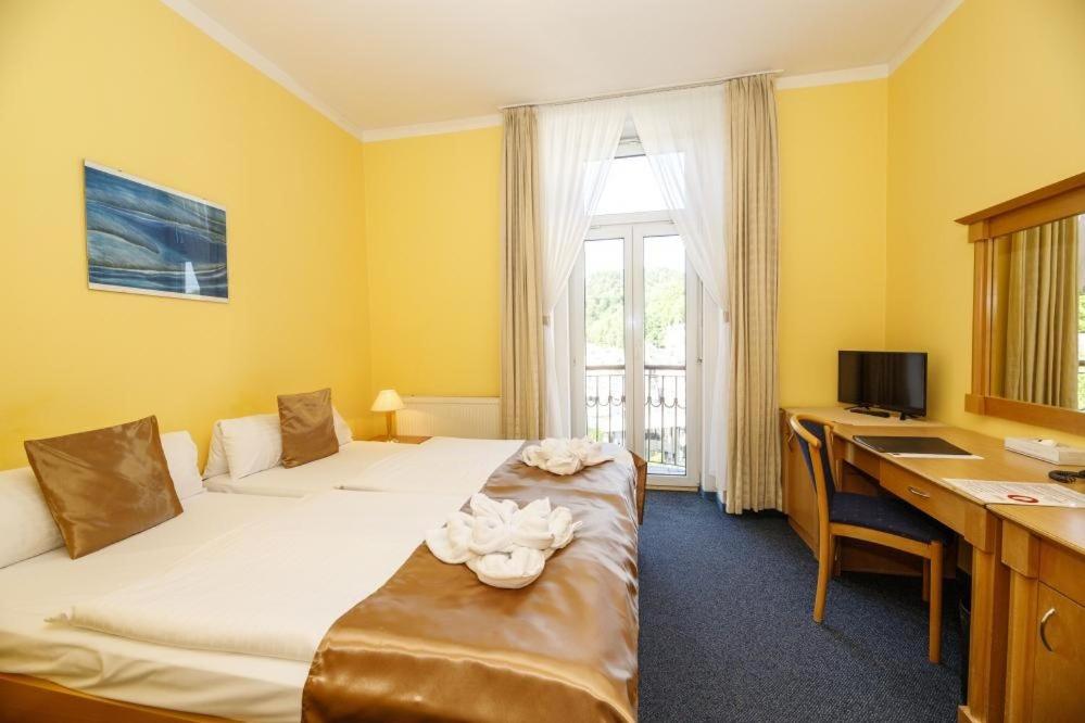 Standard Double or Twin Room with Balcony - Photo 1