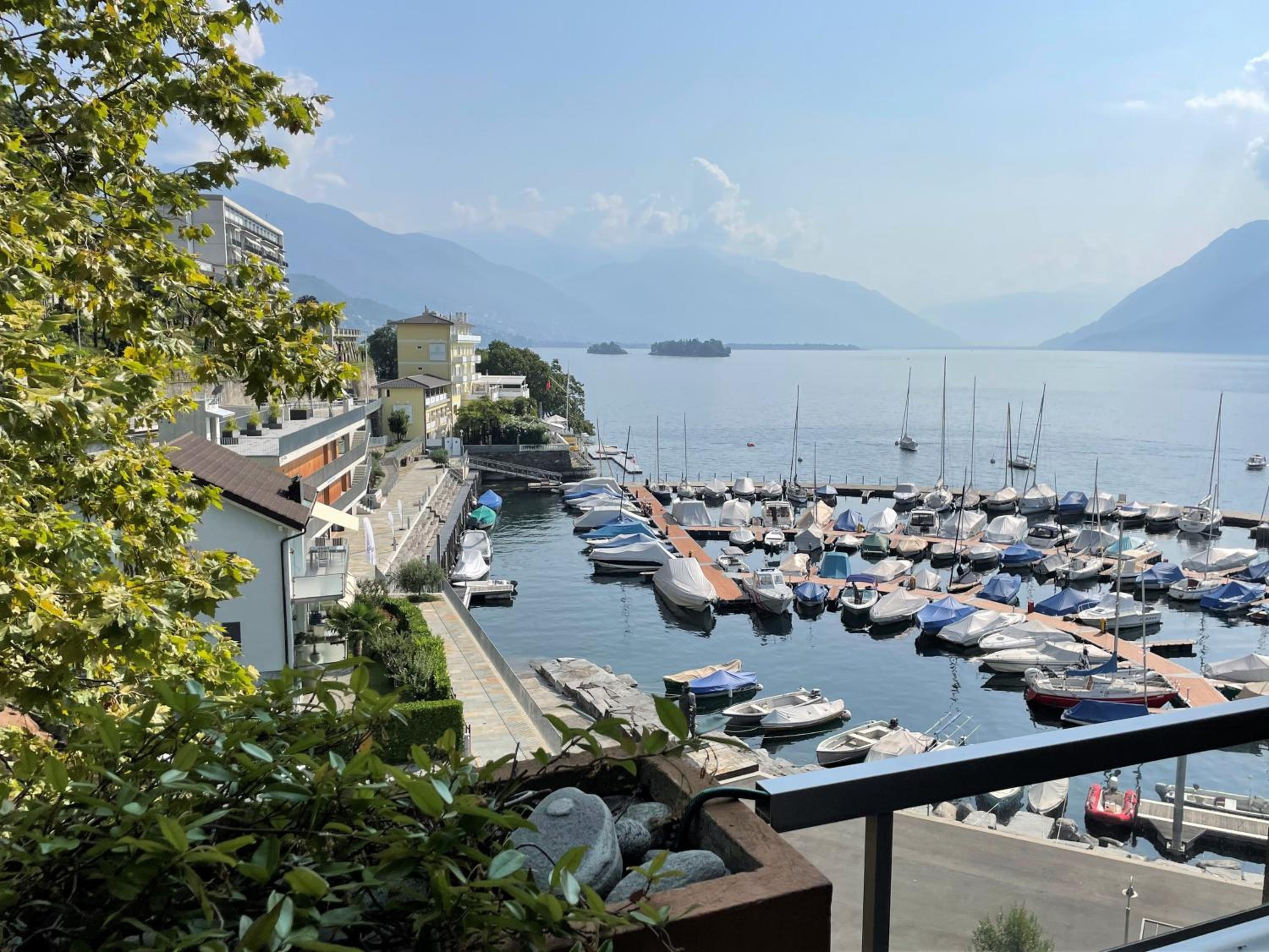 Apartment with Lake View photo 3