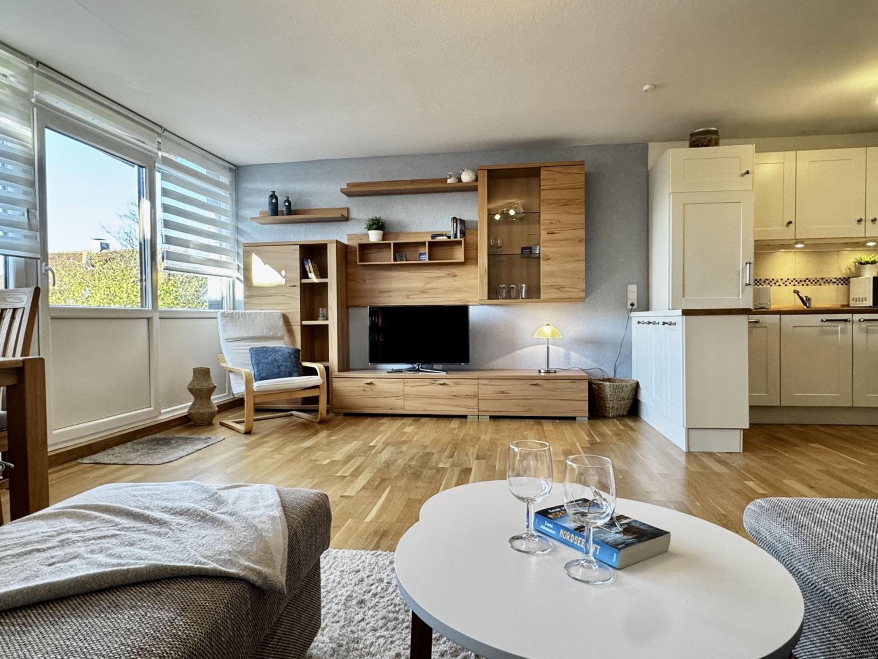 Apartment with Balcony photo 1