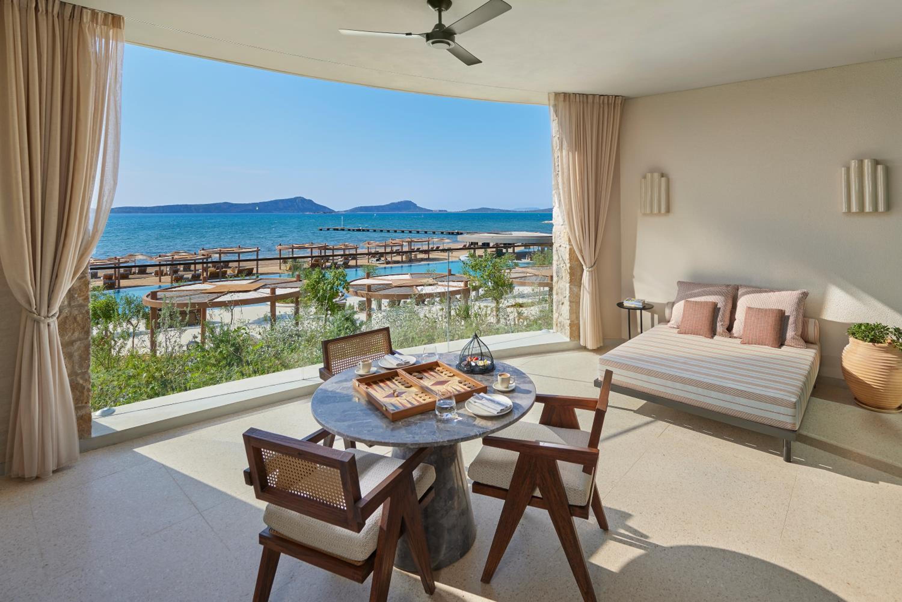 Beach Club Junior Suite King or Twin    - Photo 2