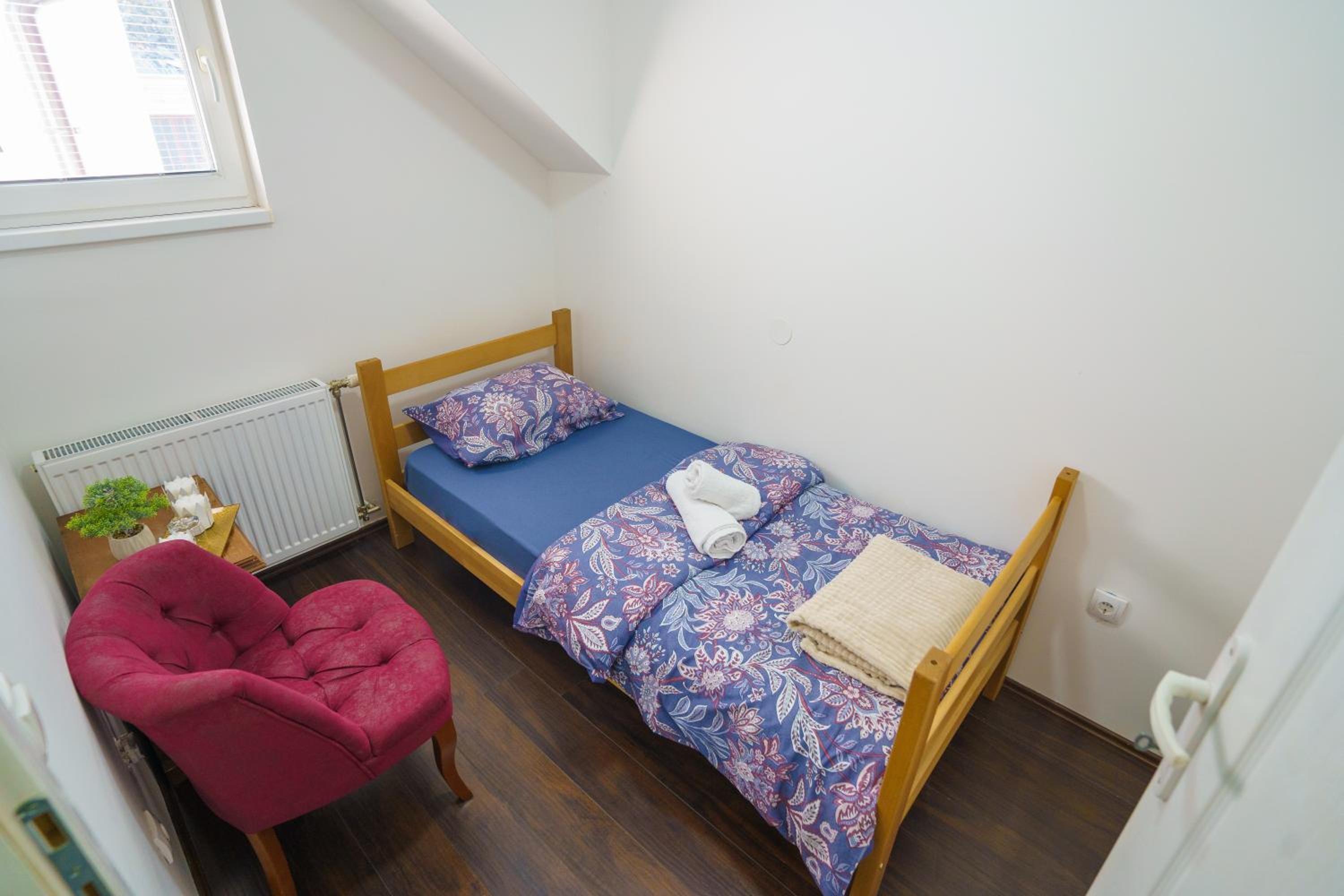 Single Room photo 2