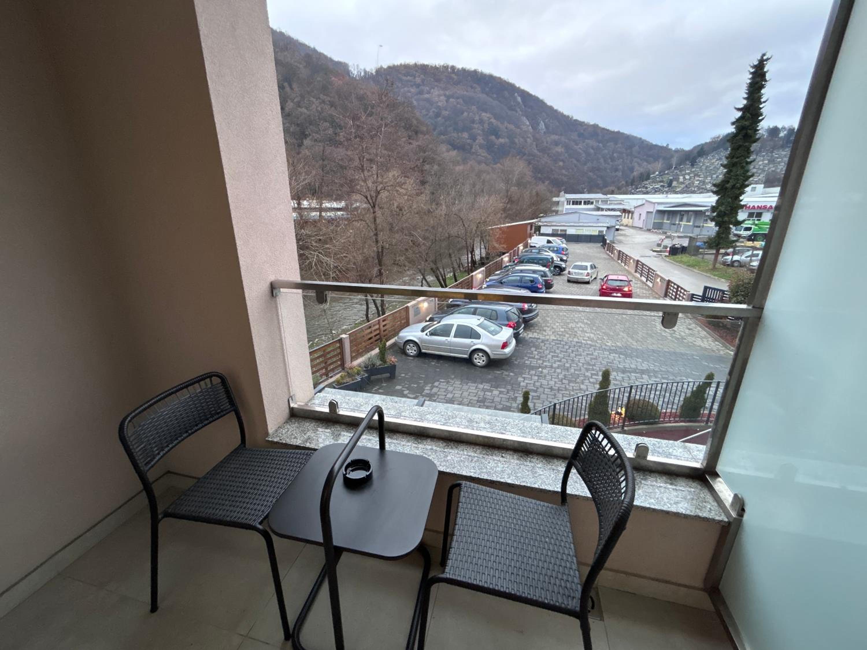 Deluxe Double or Twin Room with Balcony - Photo 8