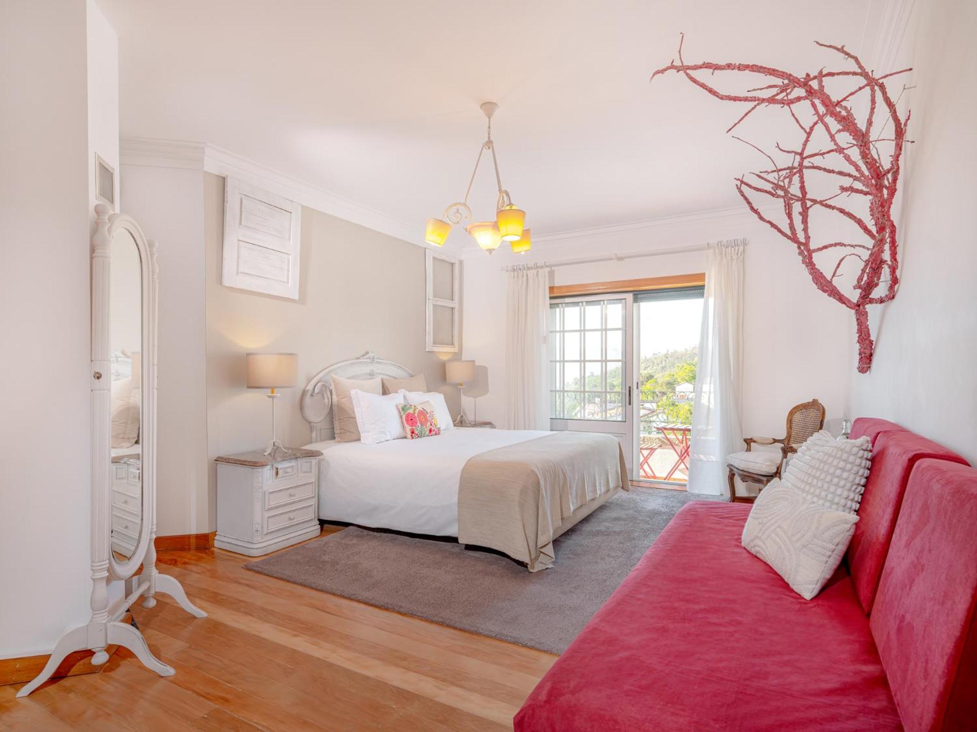 Deluxe Double Room - Photo 13