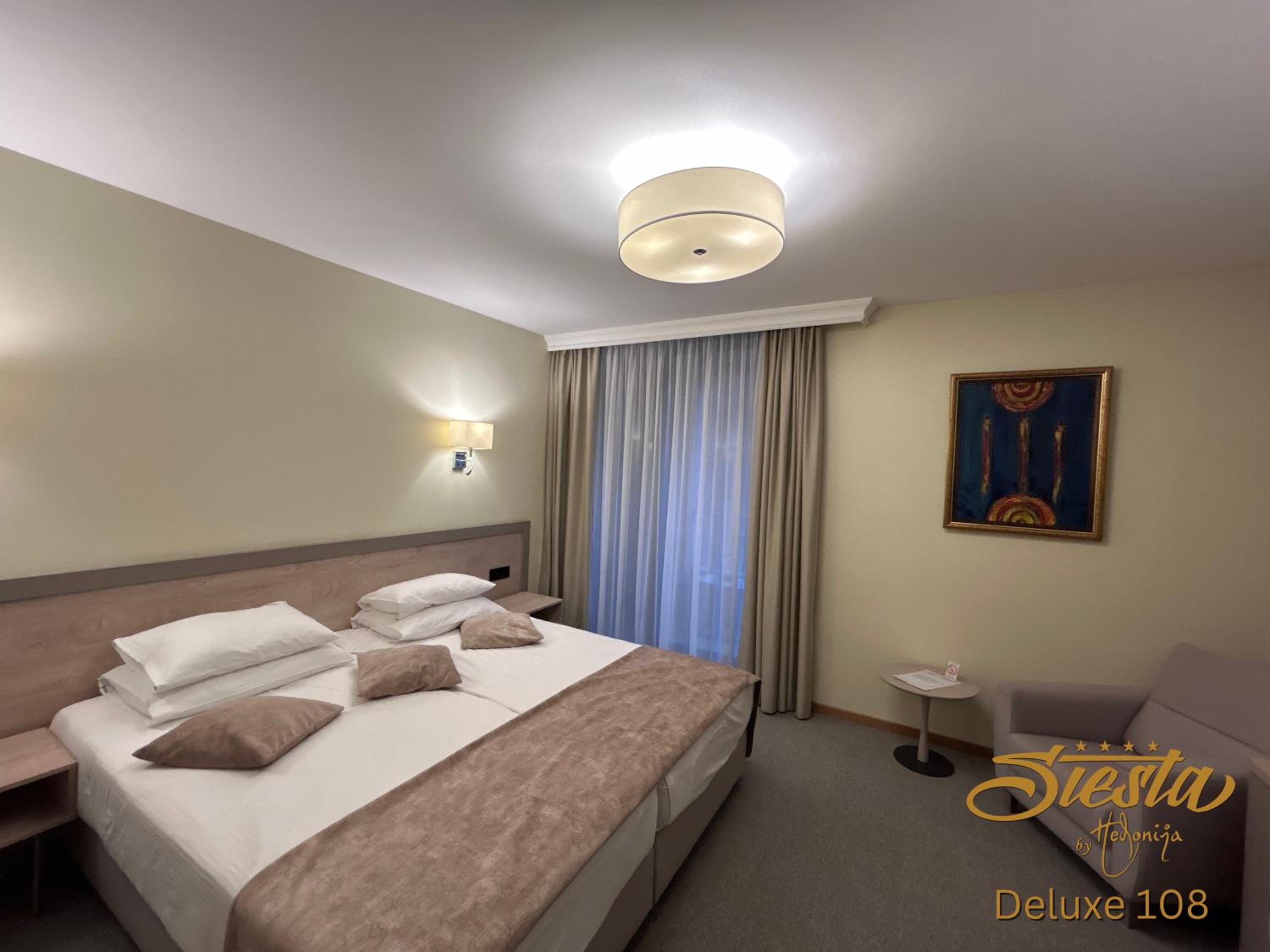 Deluxe Double or Twin Room with Balcony - Photo 1