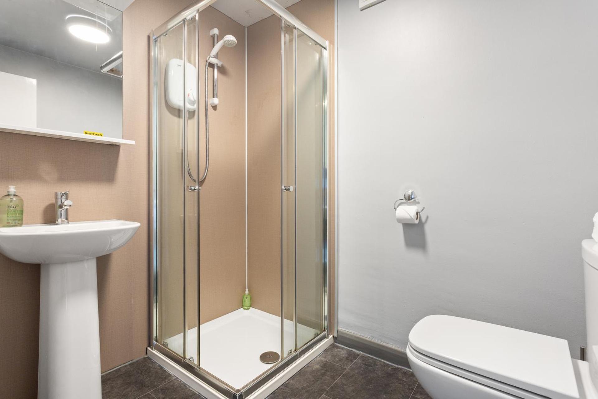 Standard Double or Twin Room - Photo 3