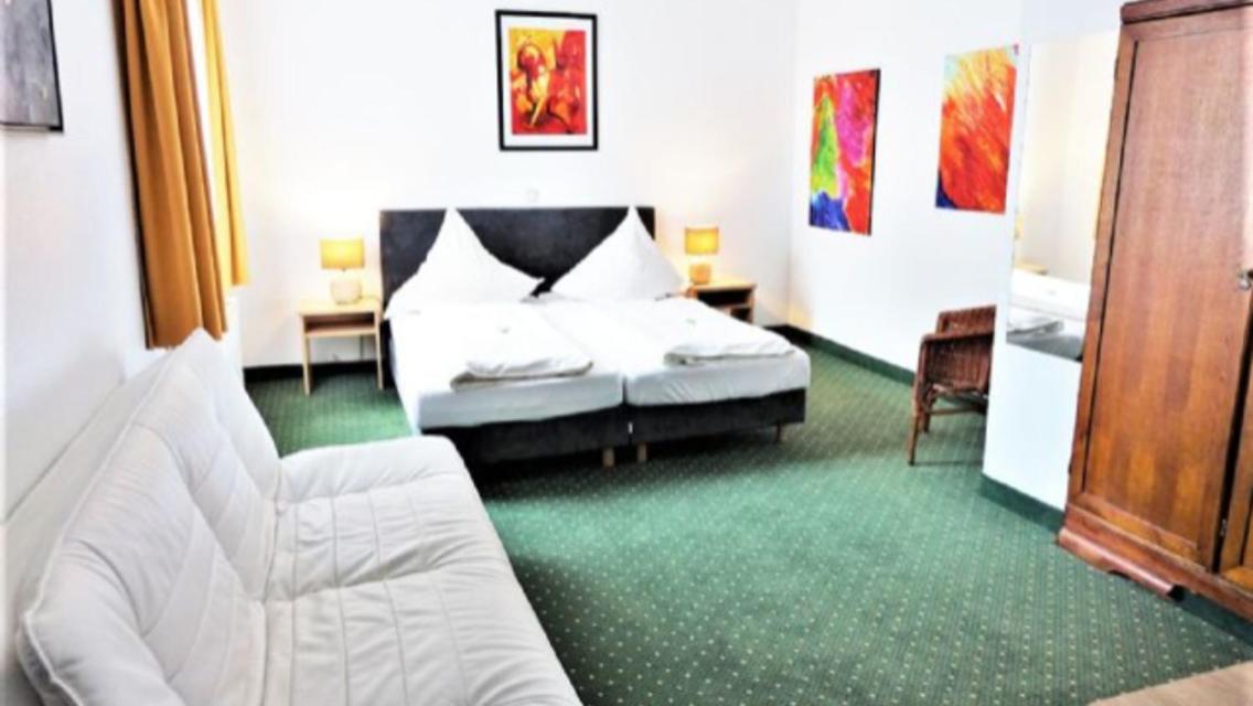 Double Room - Photo 2