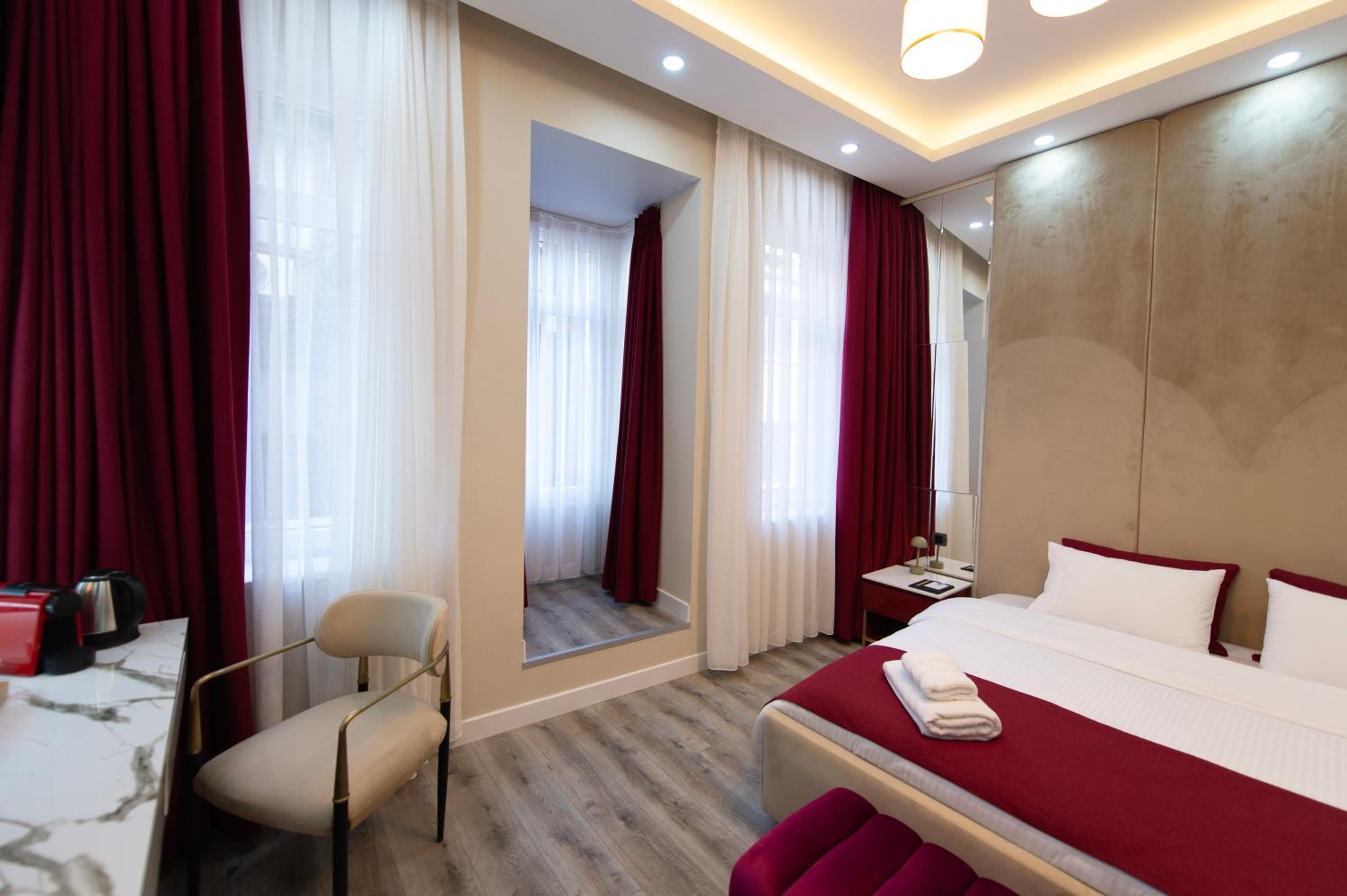 Superior King Room photo 1