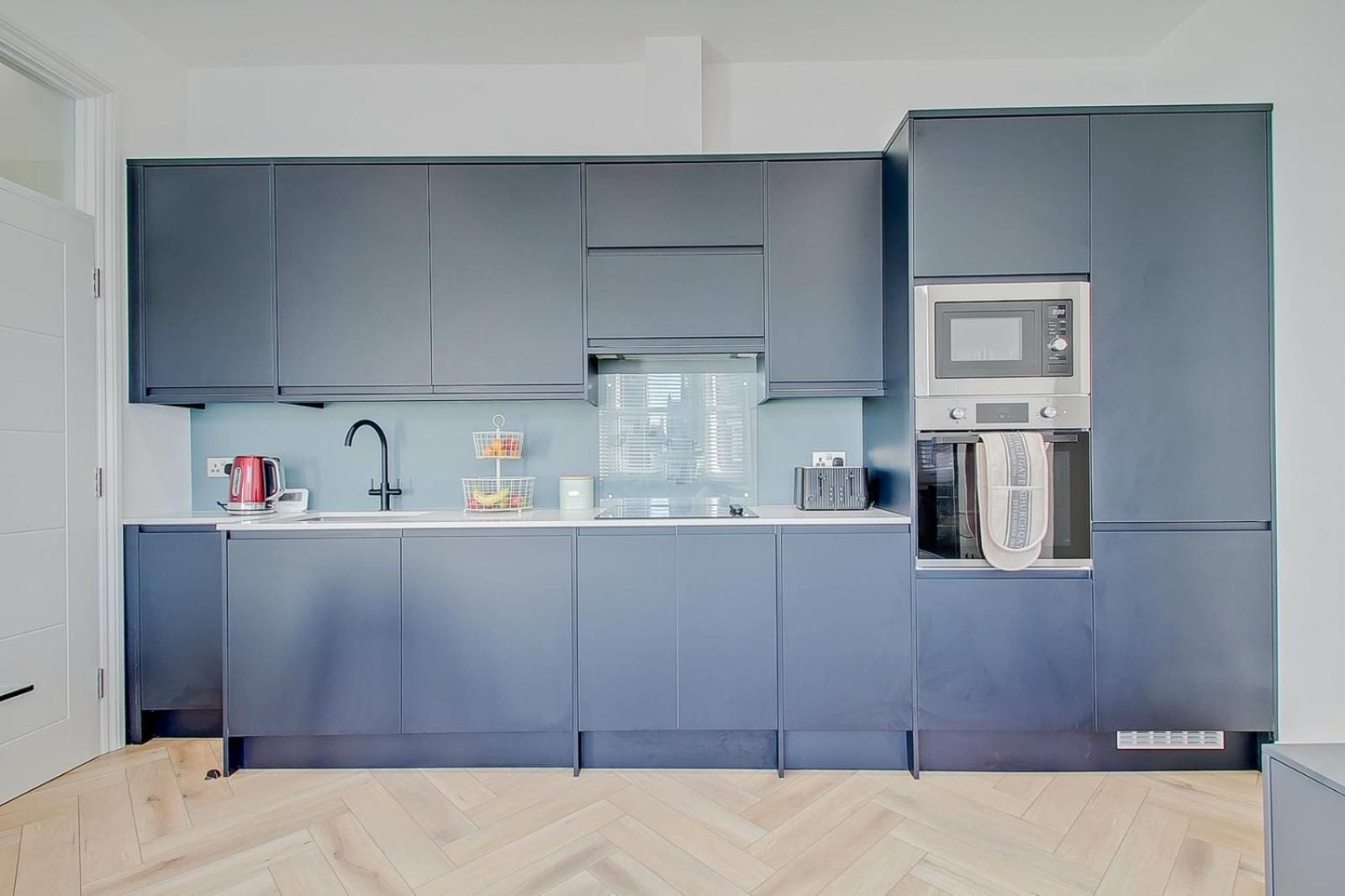 Deluxe Two-Bedroom Apartment With Garden View photo 3