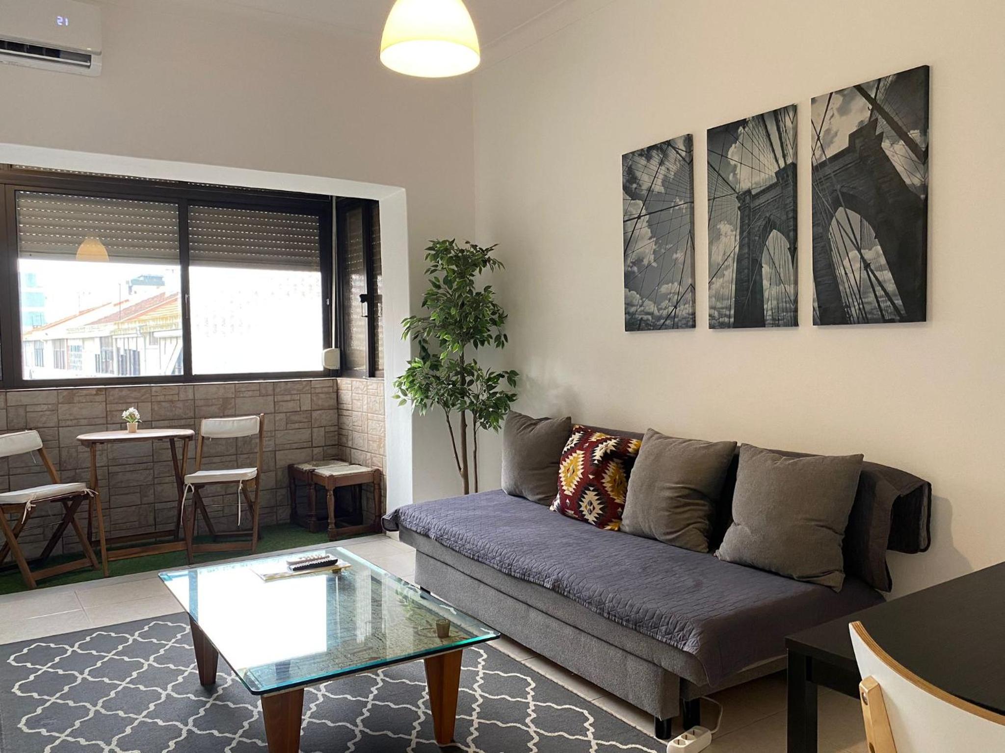 One-Bedroom Apartment photo 1