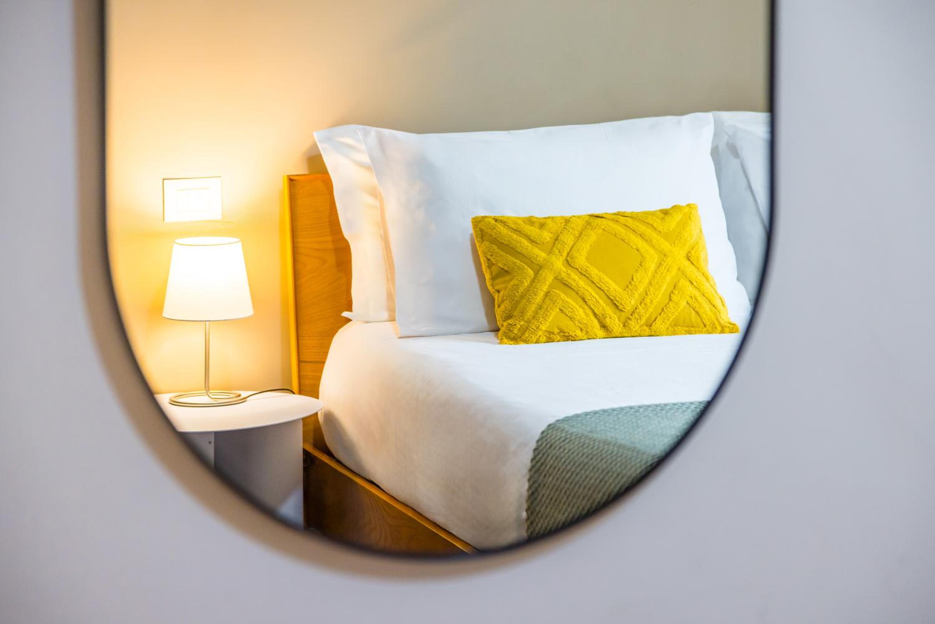 One-Bedroom Deluxe Apartment