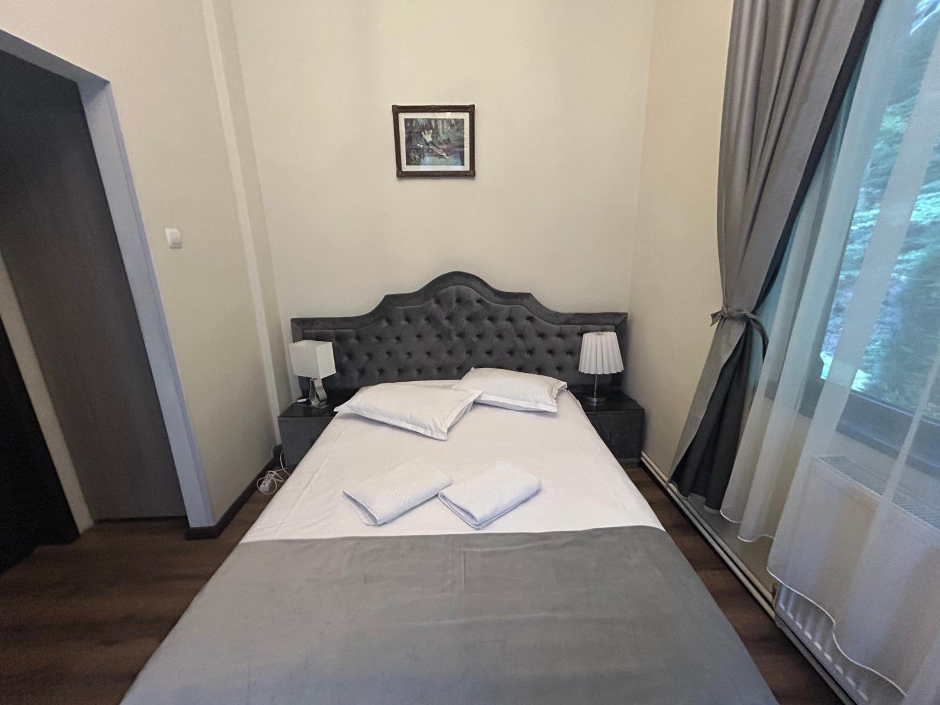 Standard Double or Twin Room - Photo 3