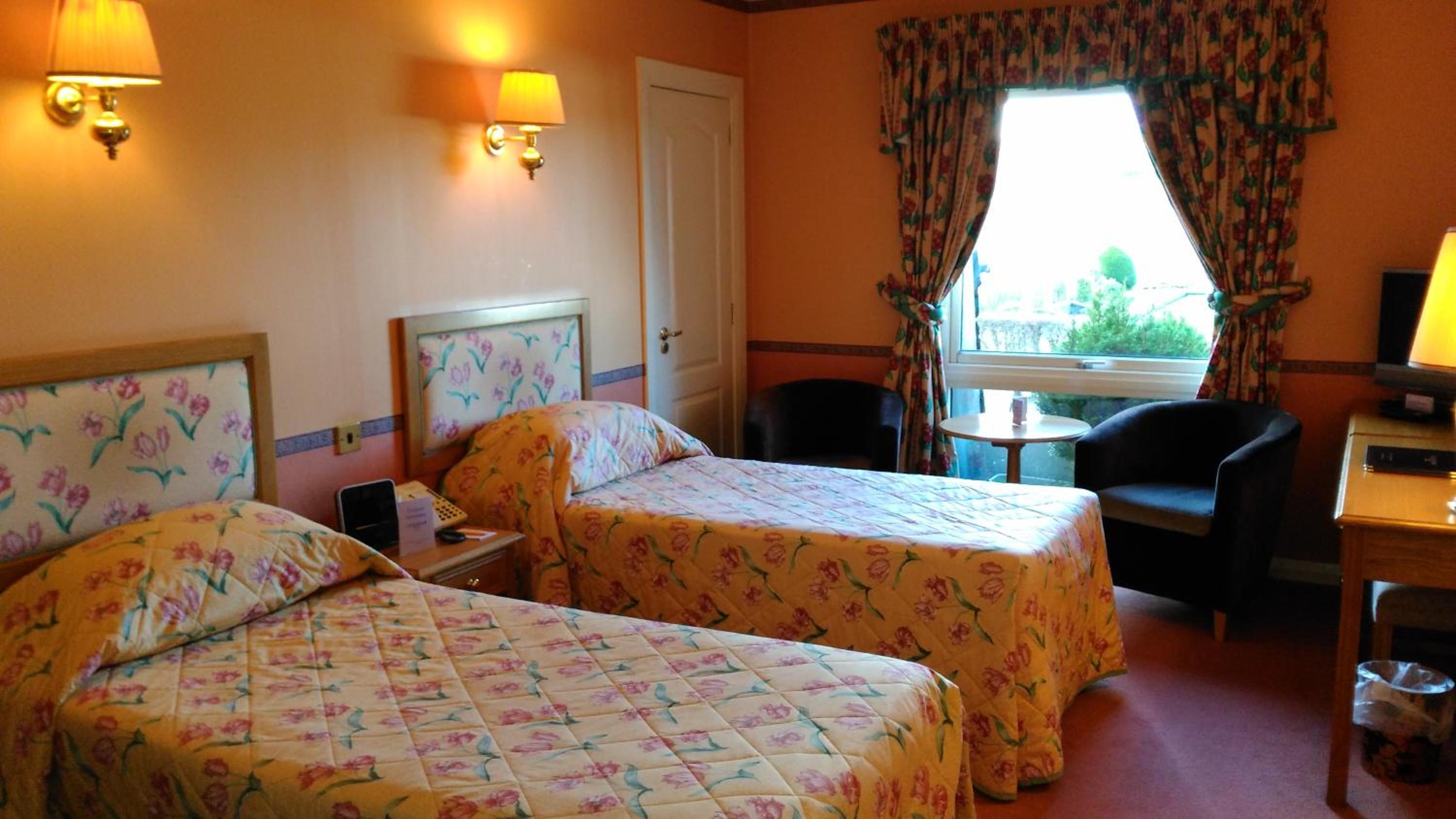 Executive Twin Room - Photo 1