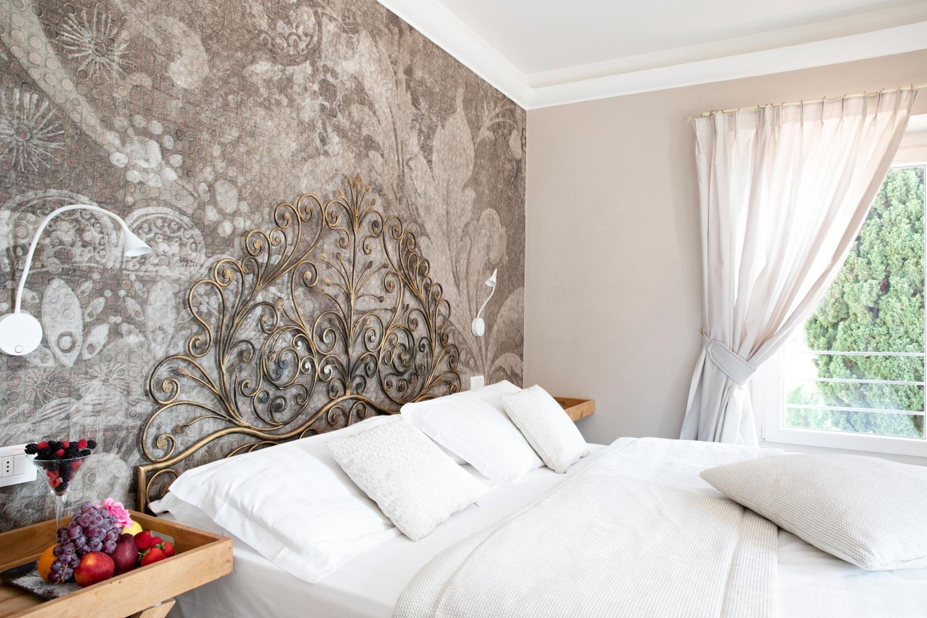 Junior Suite with Lake View