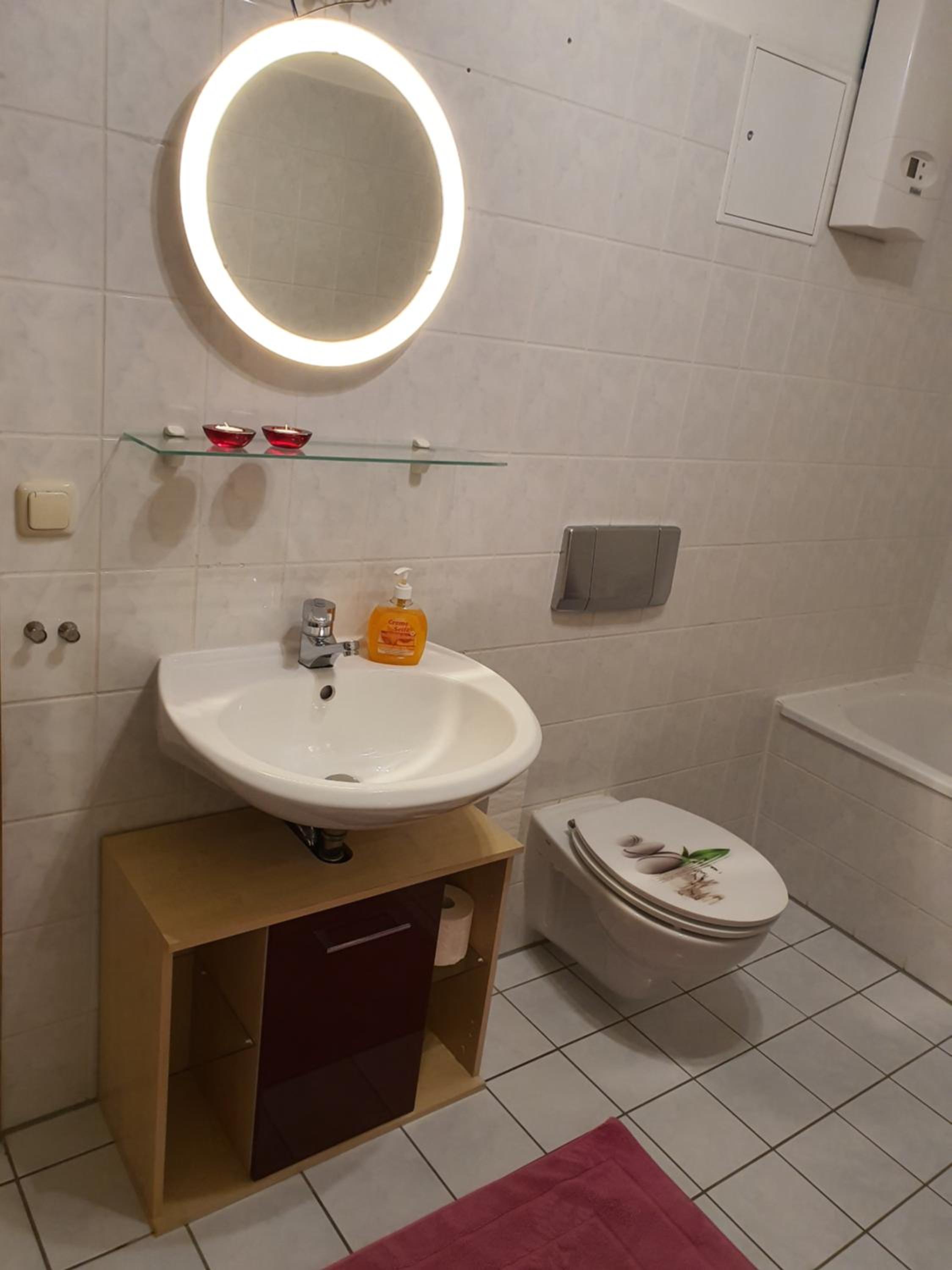 Two-Bedroom Apartment - Photo 30