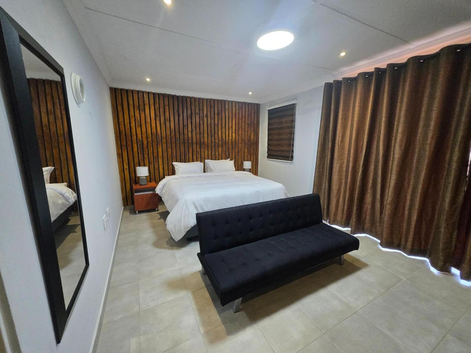Standard King Room photo 1