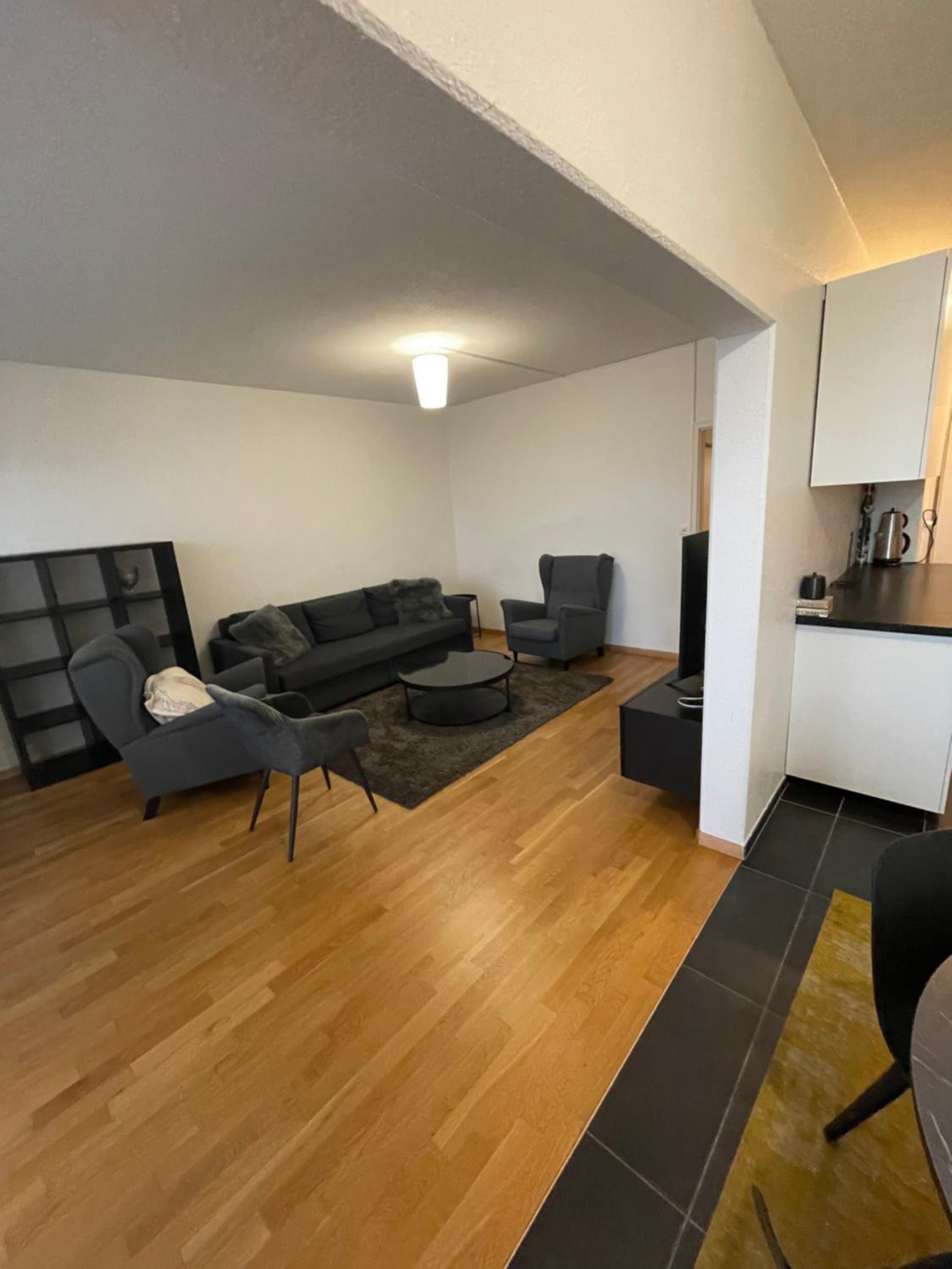 One-Bedroom Apartment photo 1