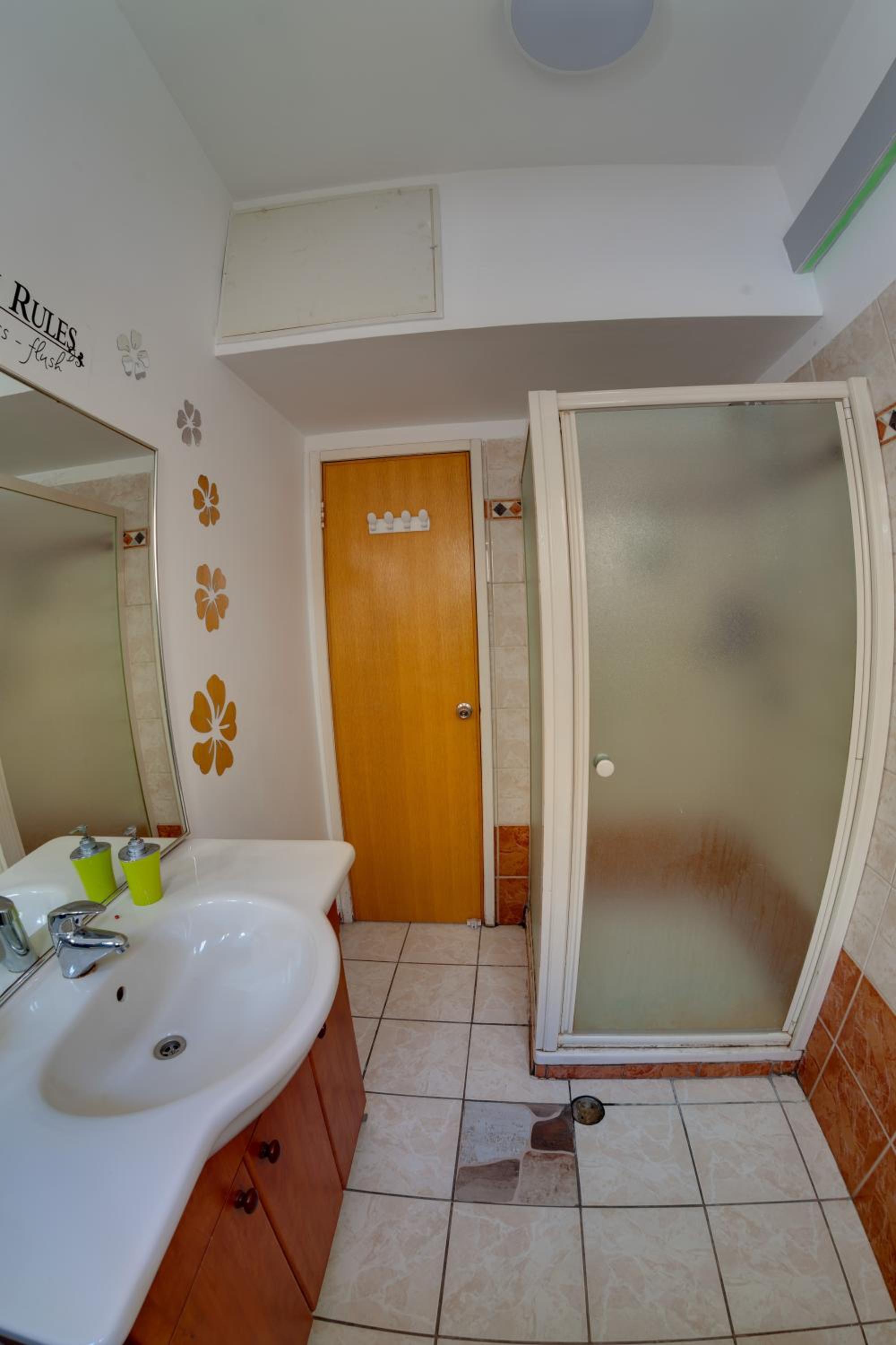 Double Room with Shared Bathroom and Balcony photo 1