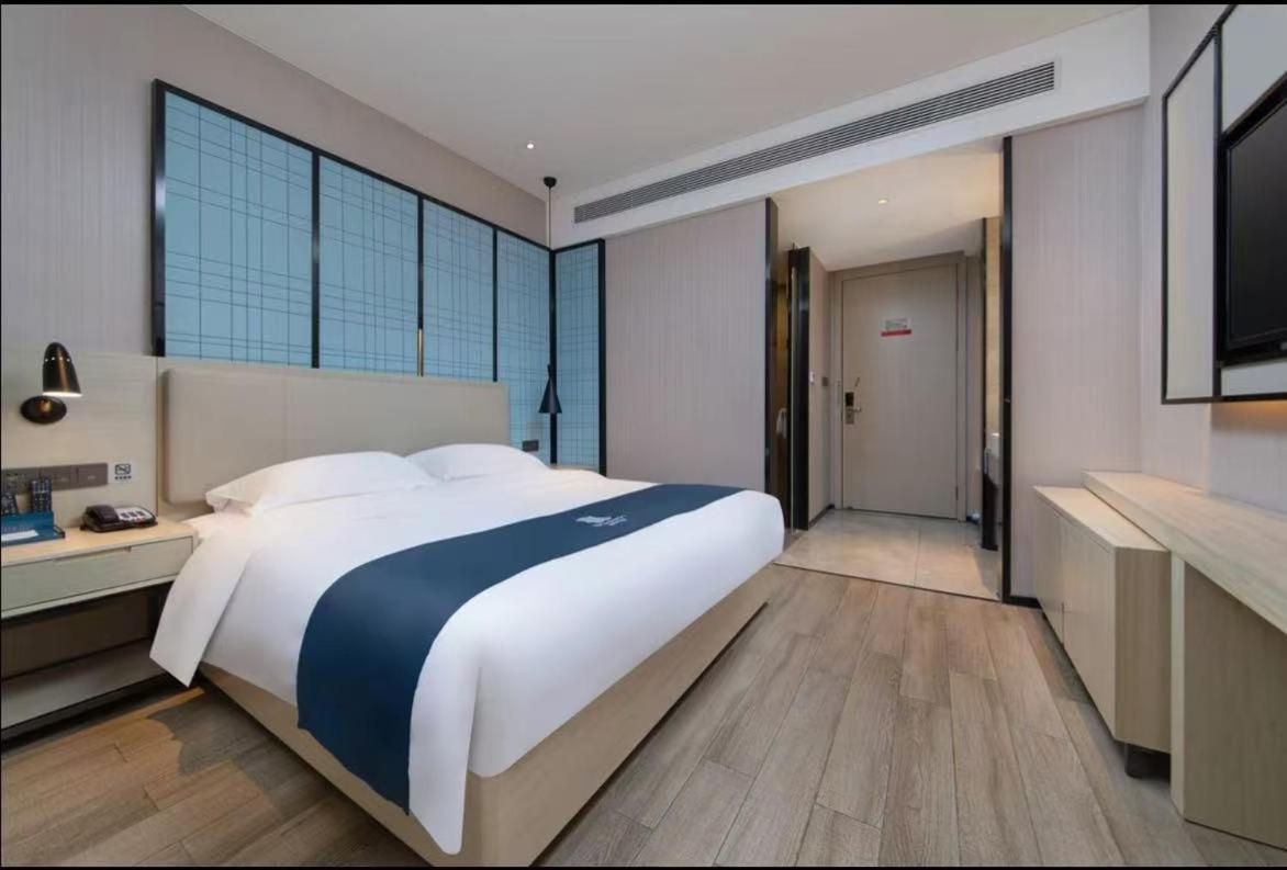 Deluxe Queen Room photo 3