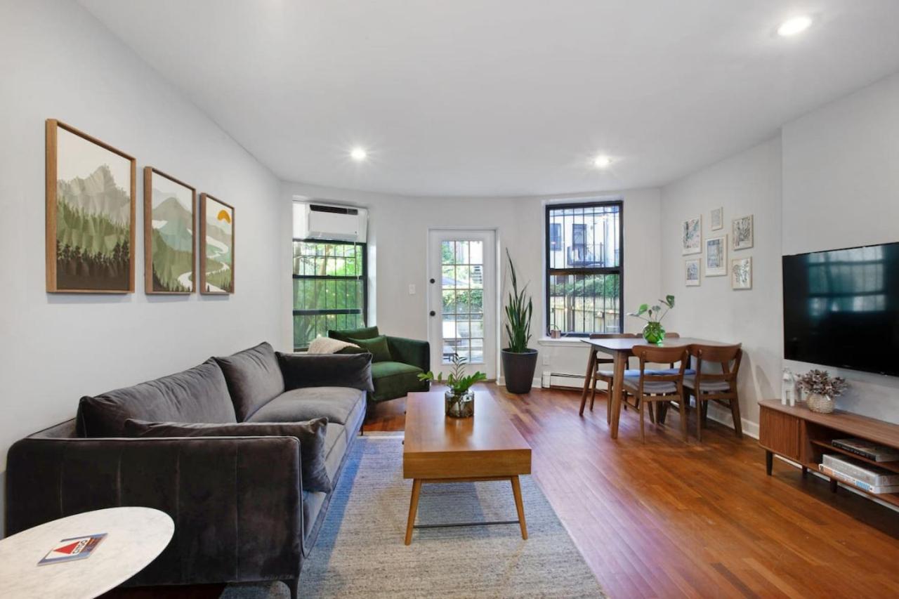 Three-Bedroom House photo 2