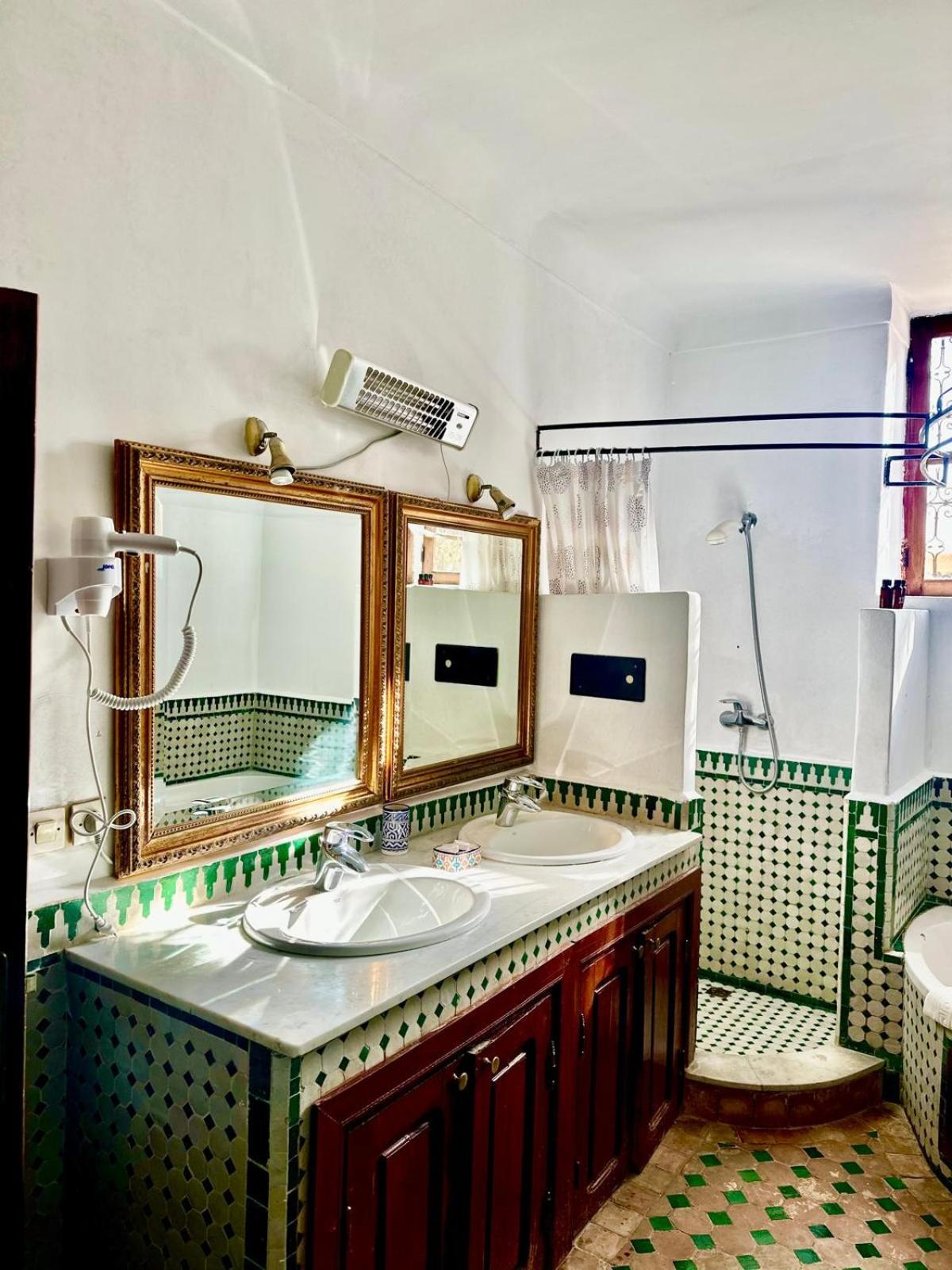 Comfort Triple Room with Shower - Photo 4