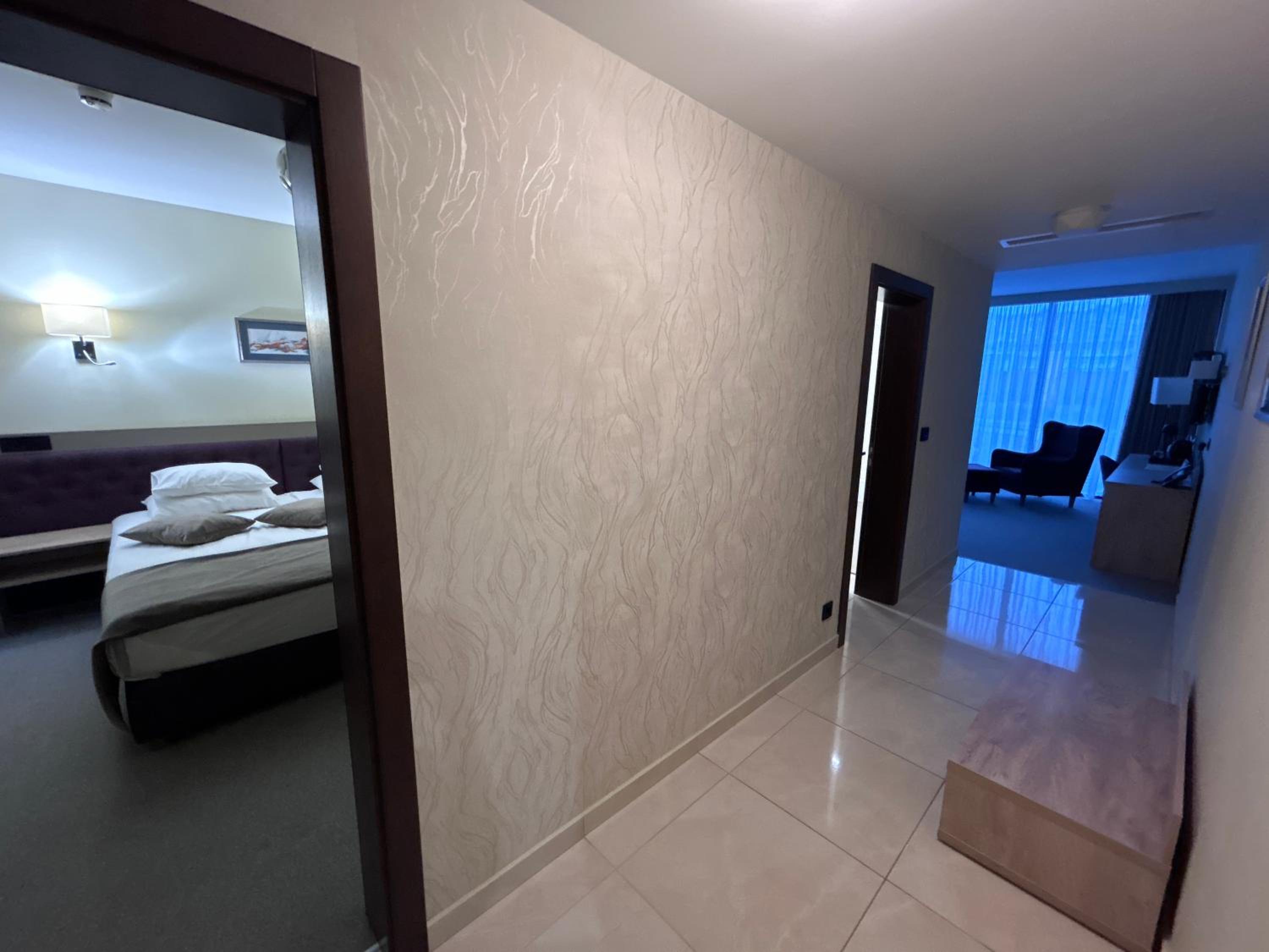 One-Bedroom Apartment - Photo 5