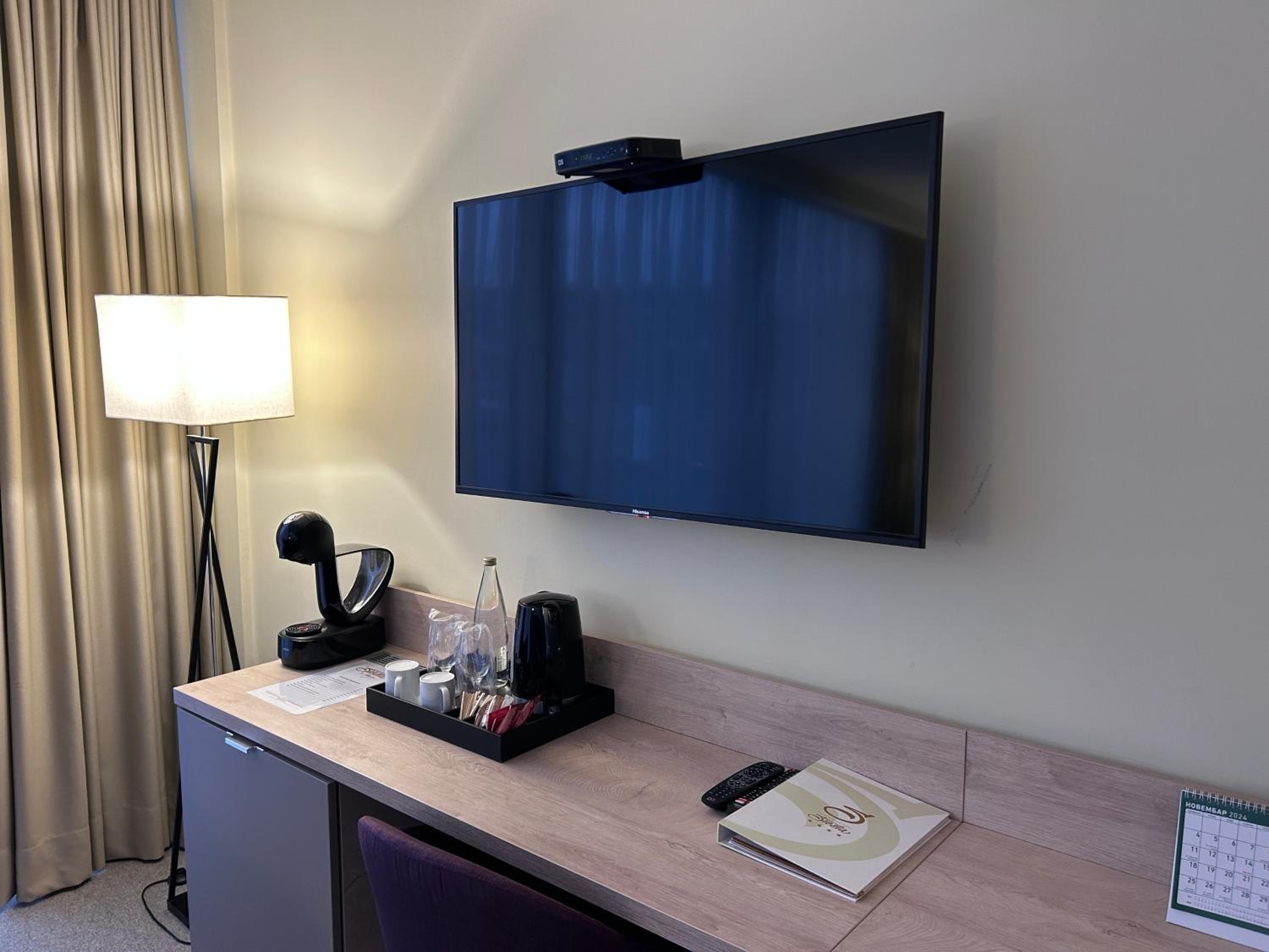 One-Bedroom Apartment - Photo 8