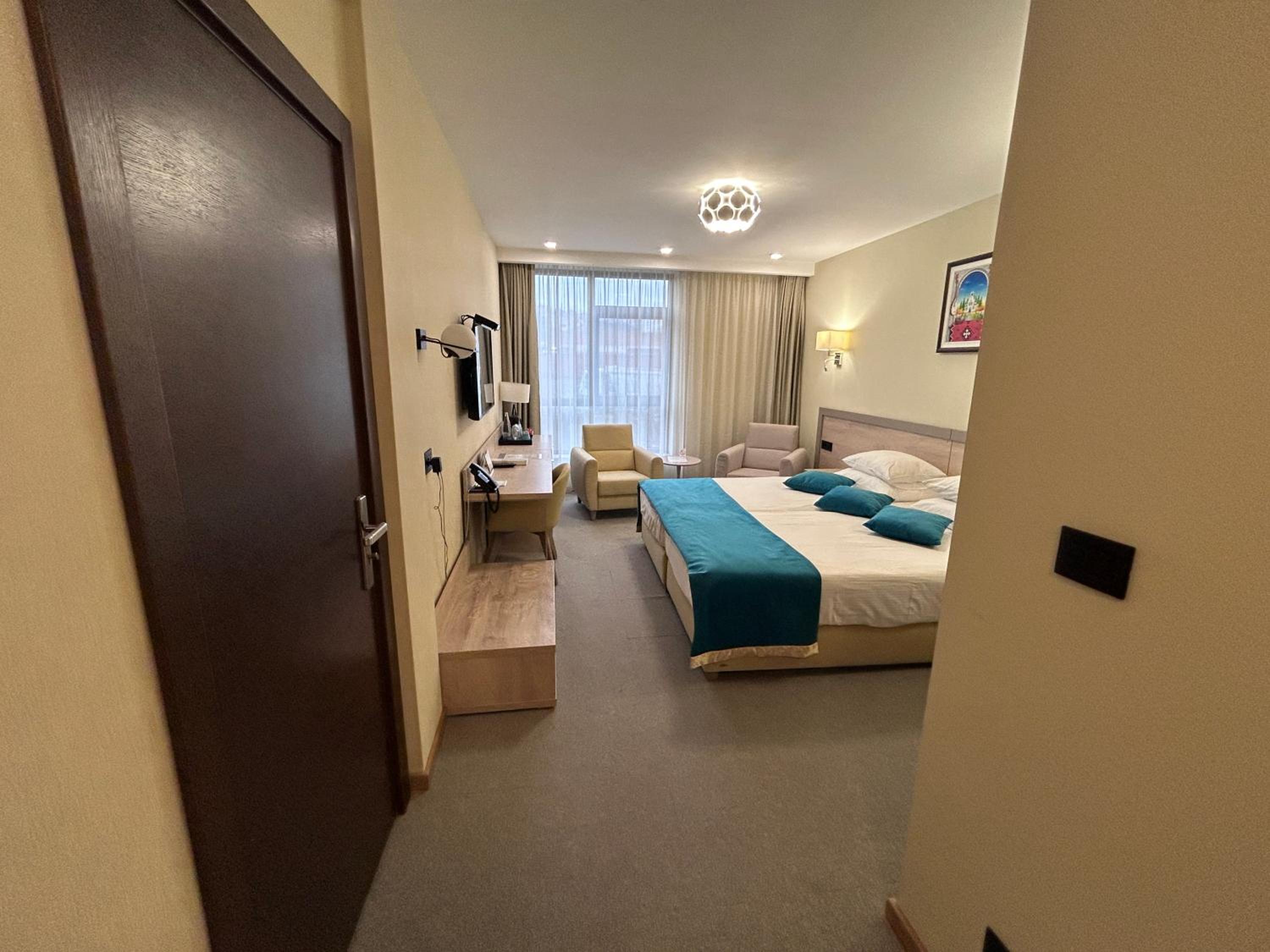 Deluxe Double or Twin Room - Photo 4