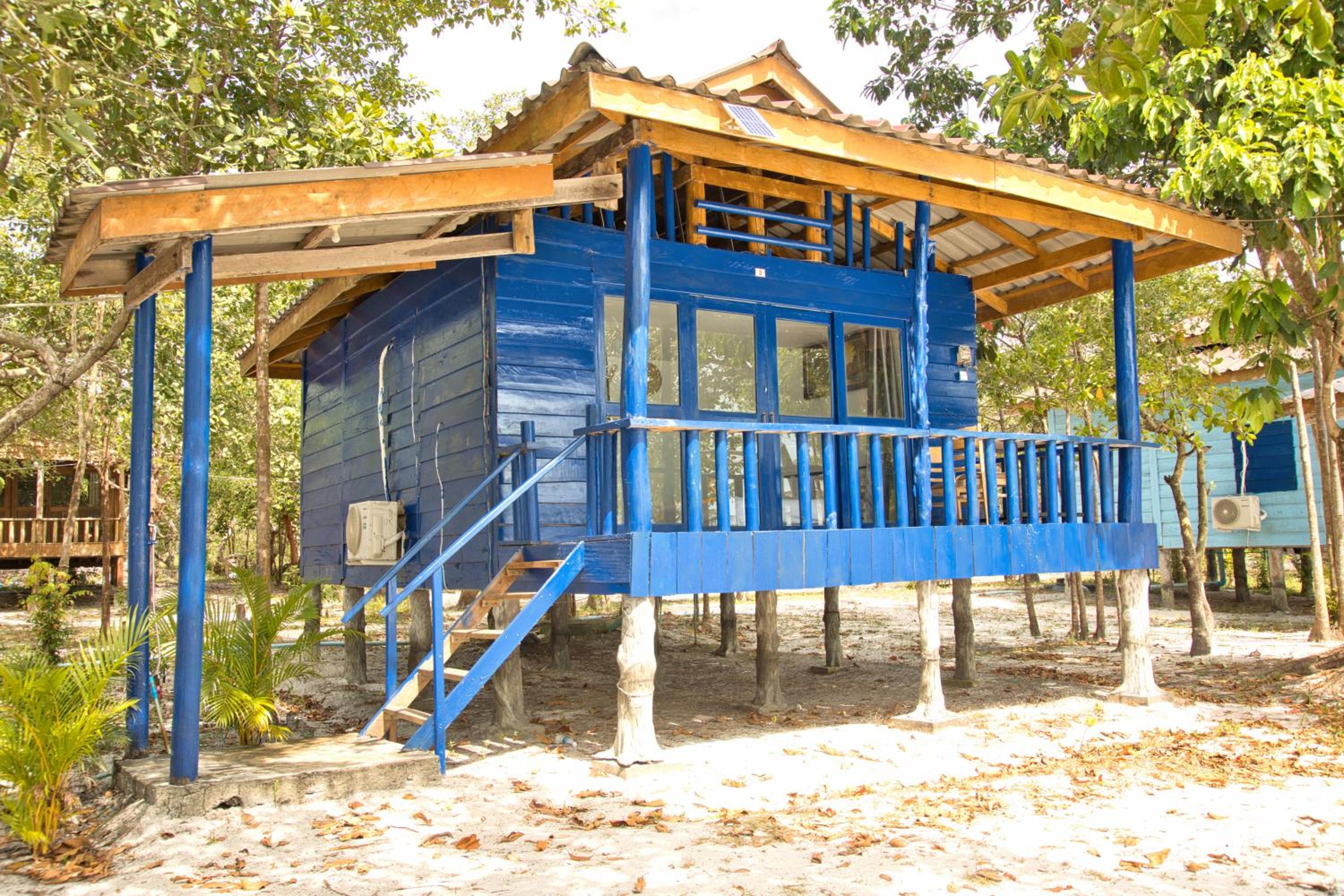 Bungalow - Beach Front - Photo 4