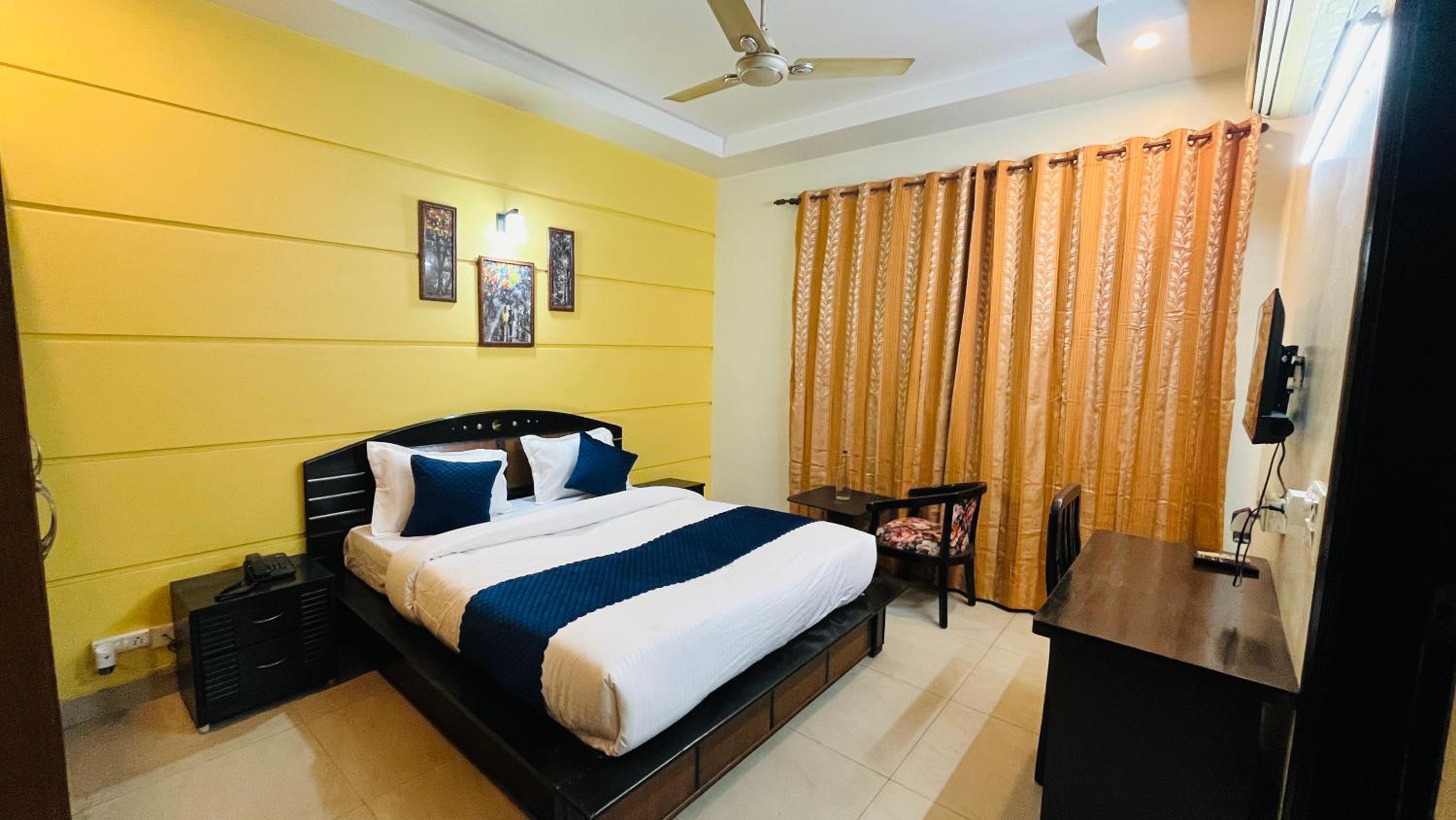 King Room With Balcony