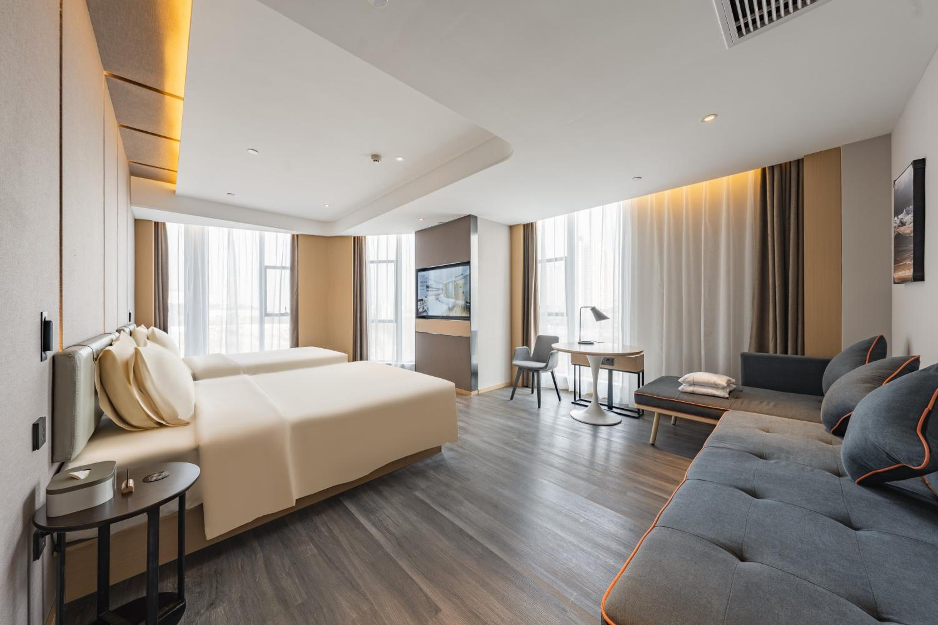 Jimu Family Room - Photo 1
