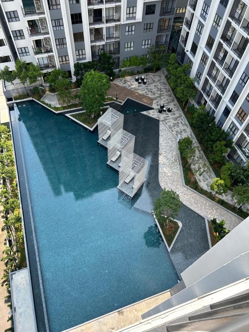 Three-Bedroom Apartment With Balcony photo 2