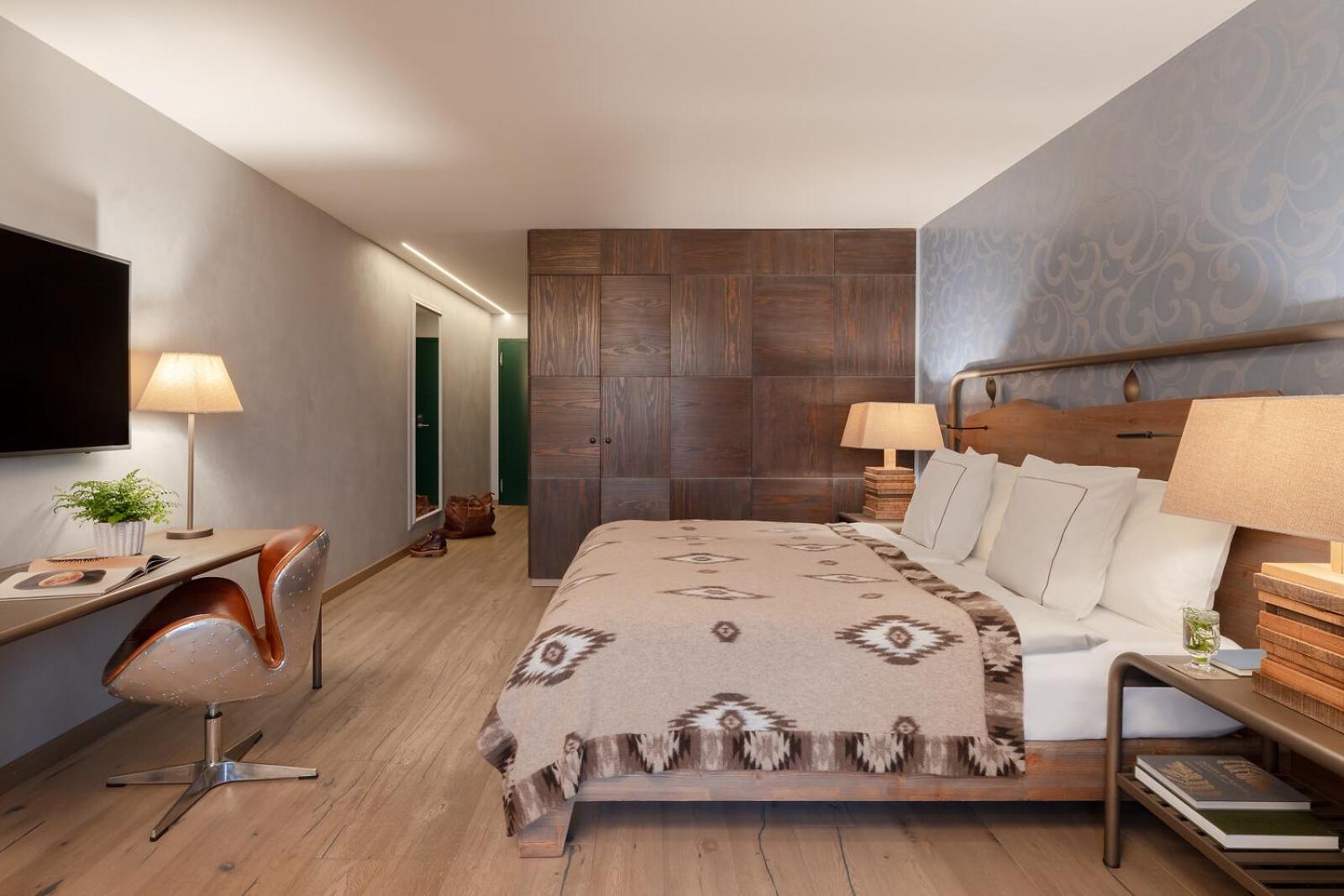 Premium Double Room with Balcony photo 2