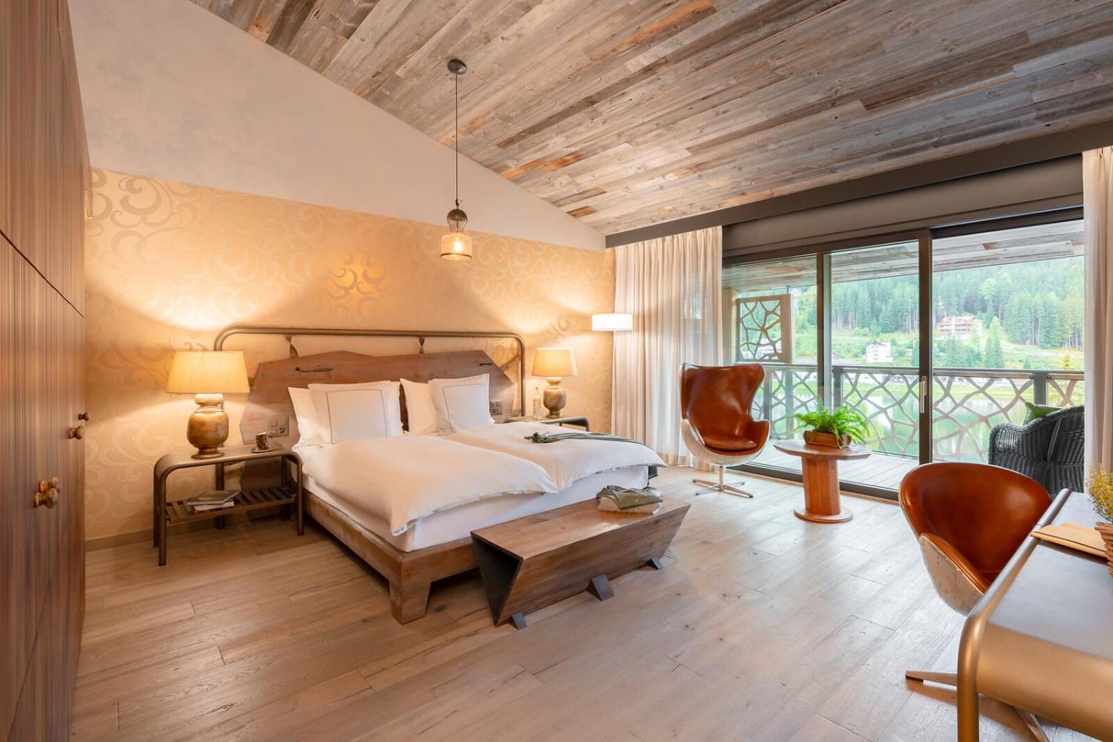 Panorama Double Room with Balcony and Lake View photo 1