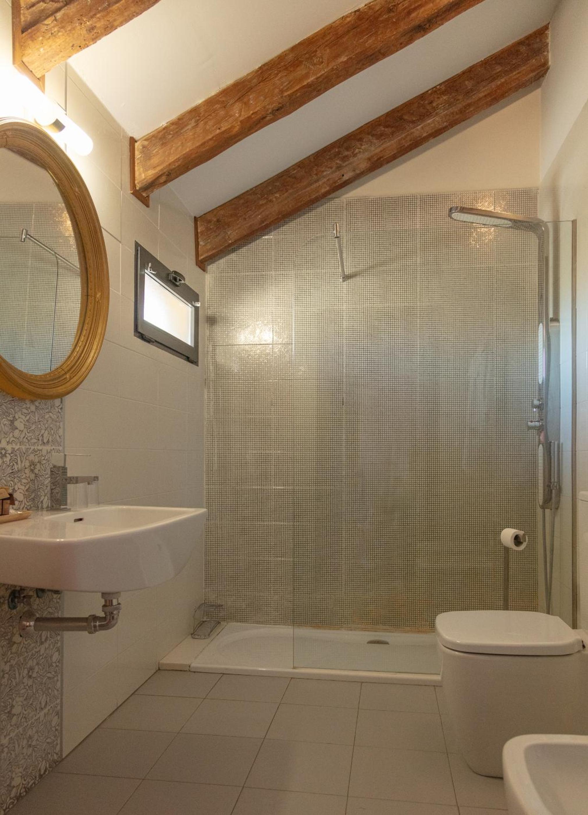 Double or Twin Room photo 3