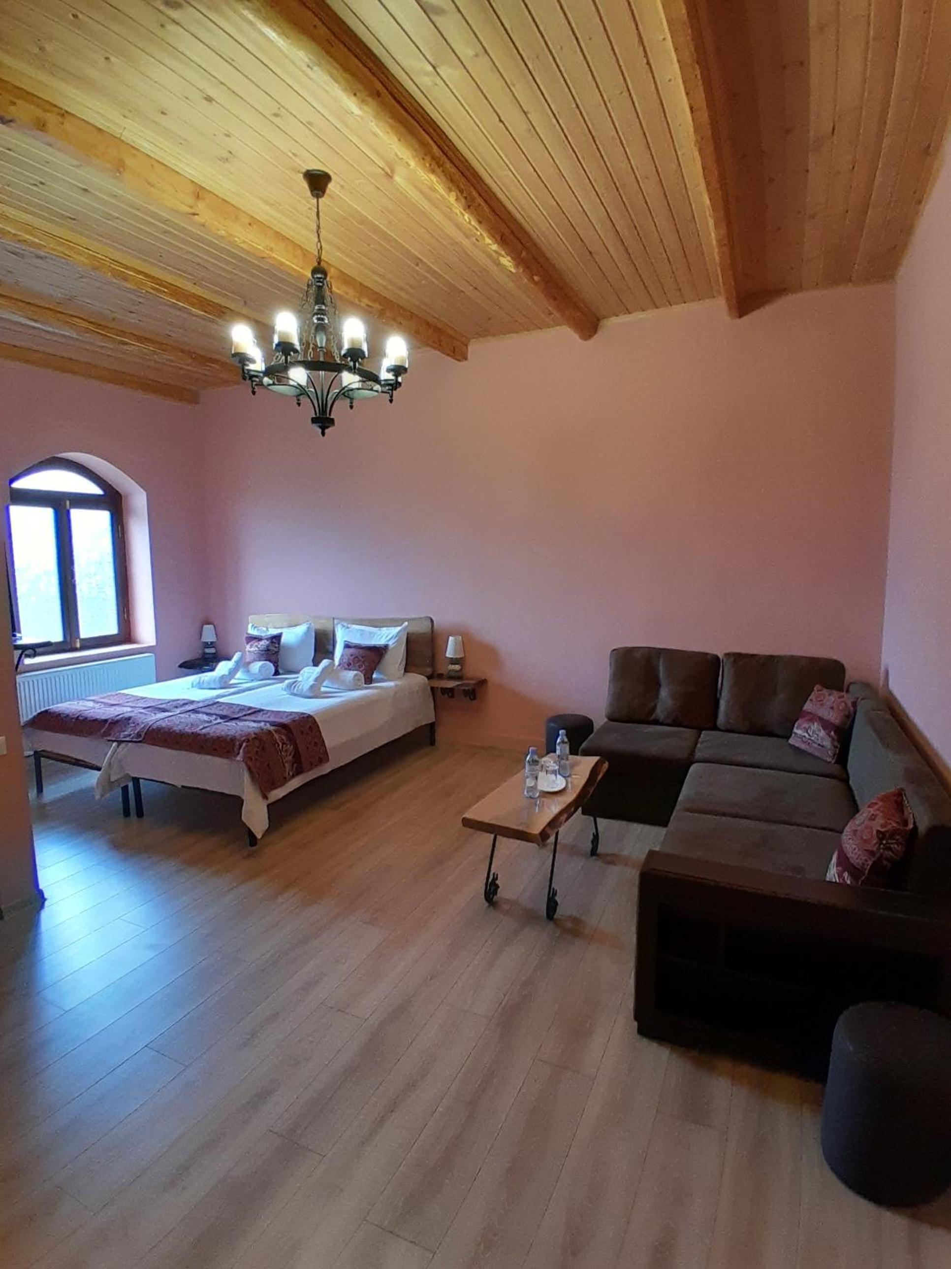 Family Room photo 3