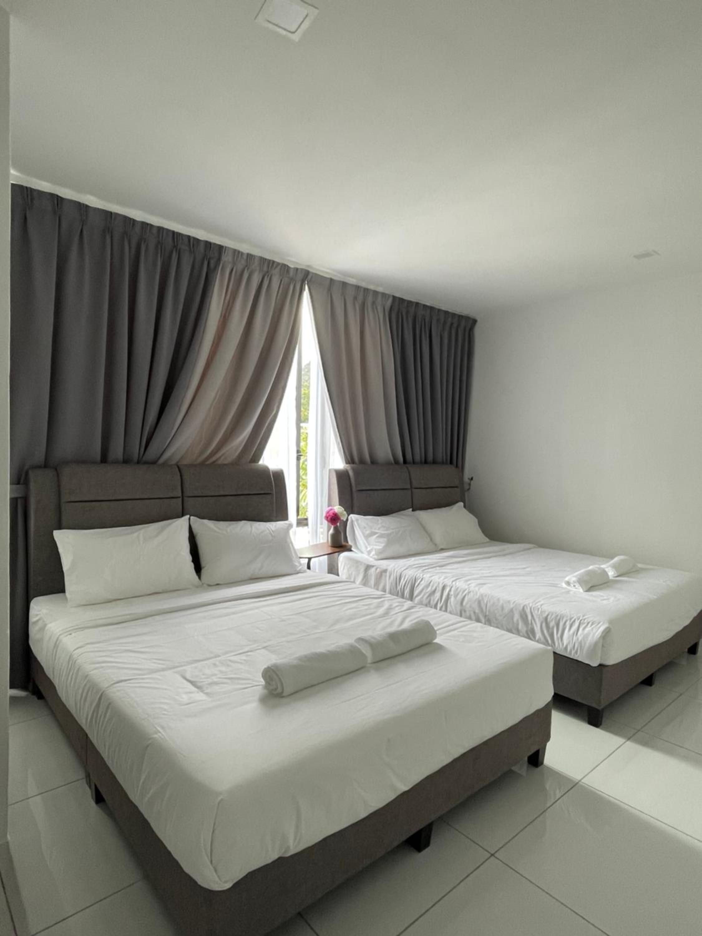 Superior Quadruple Room - Photo 1