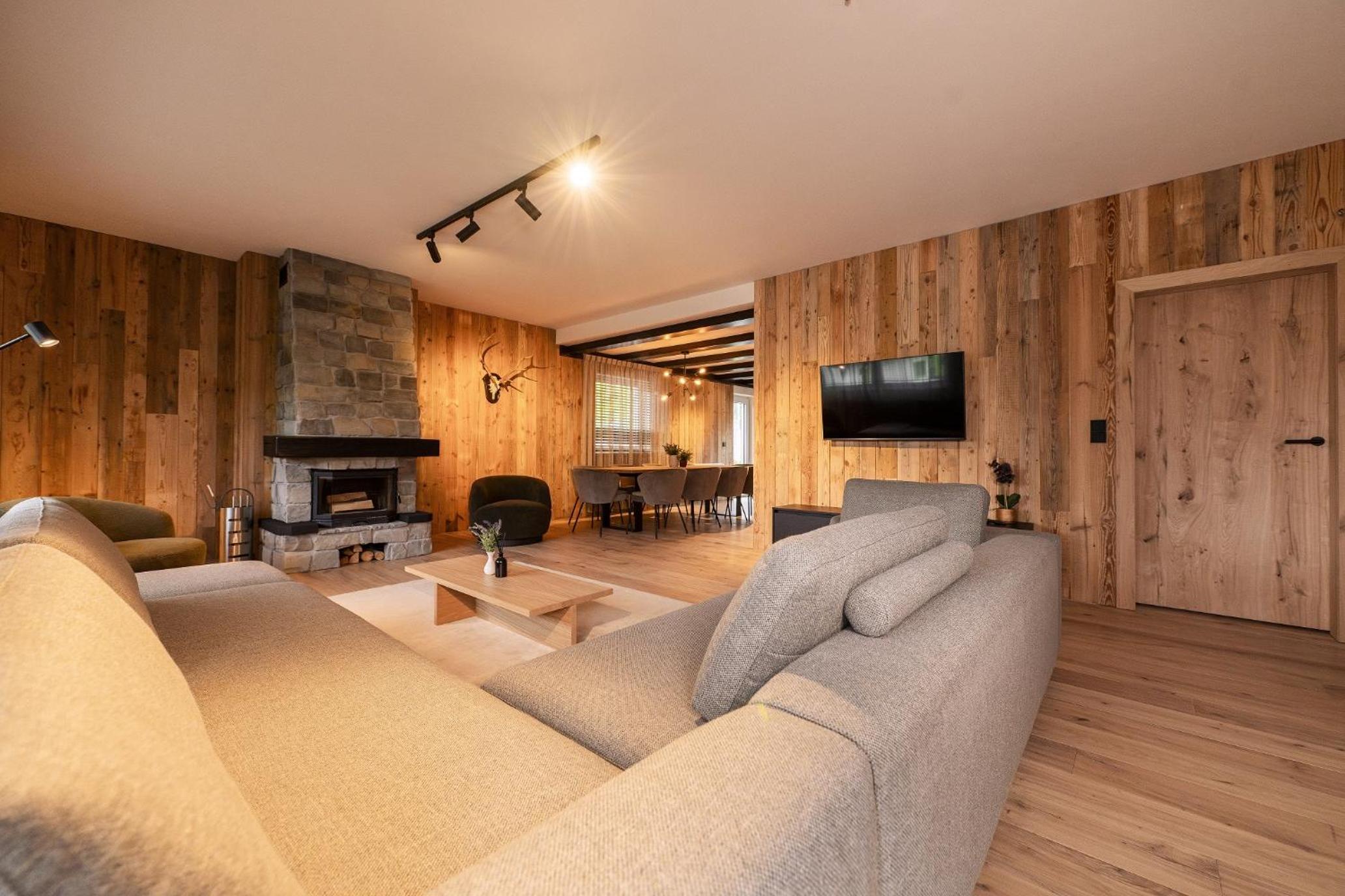 Four-Bedroom House photo 1