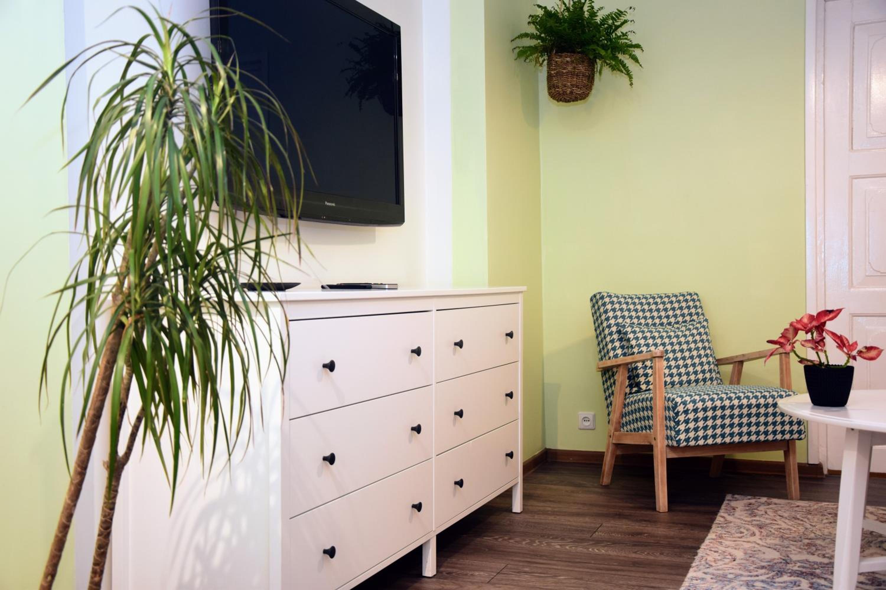 One-Bedroom Standard Apartment