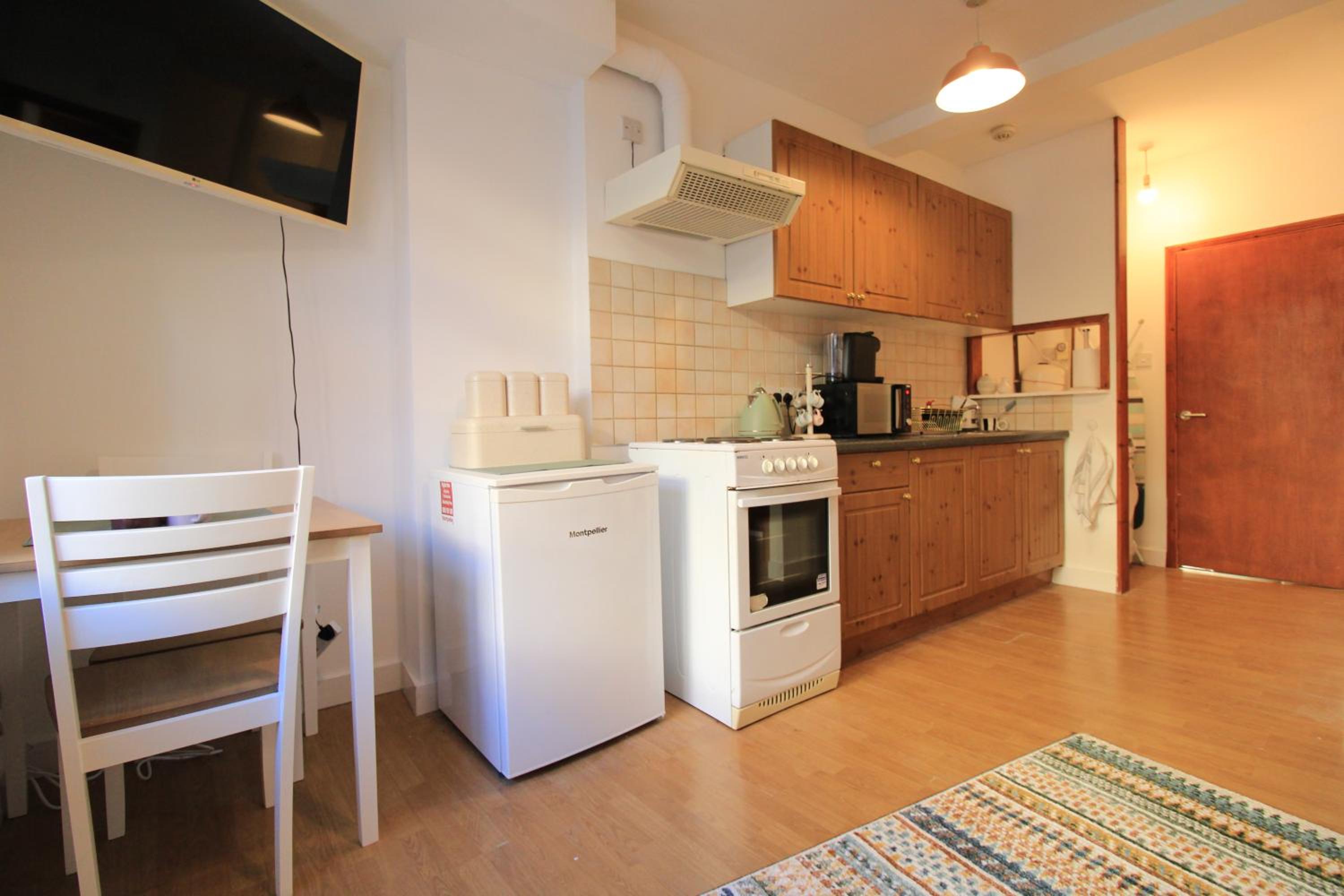 One-Bedroom Apartment photo 2