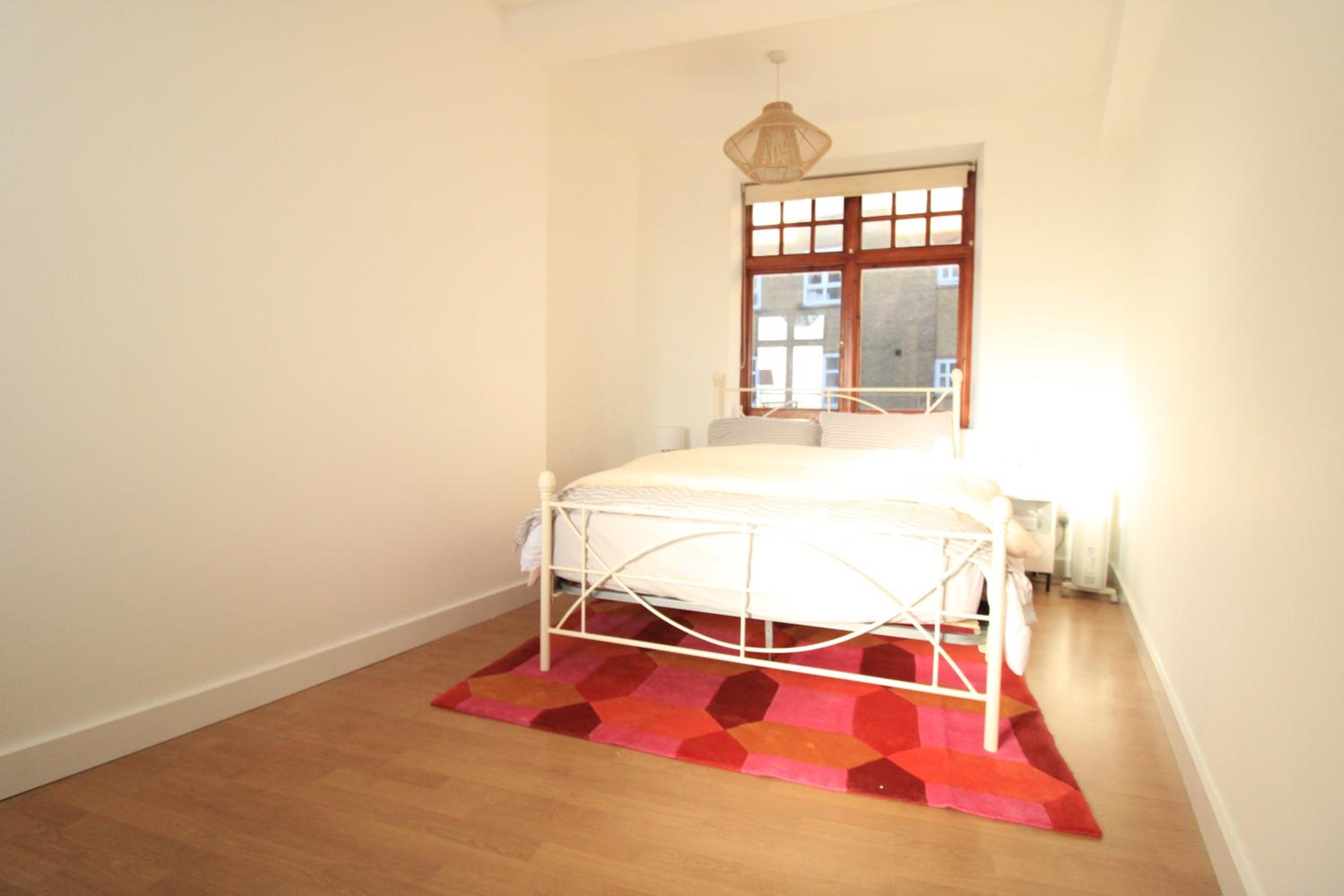 One-Bedroom Apartment photo 3